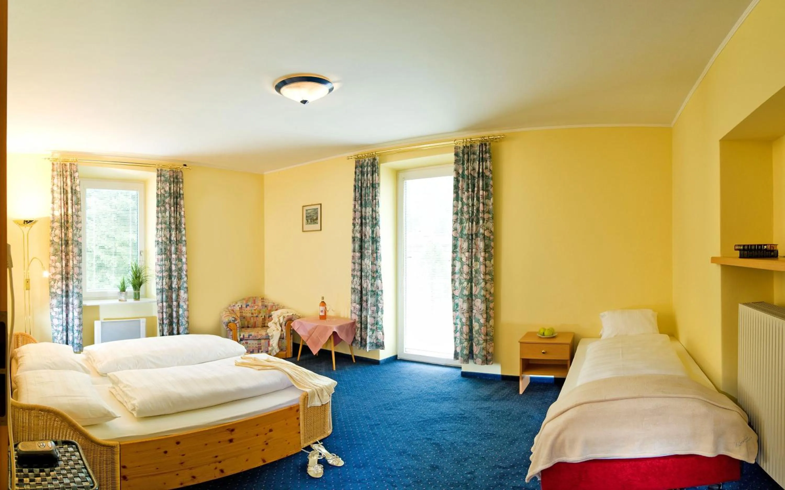 Bed in Euro Youth Hotel & Krone