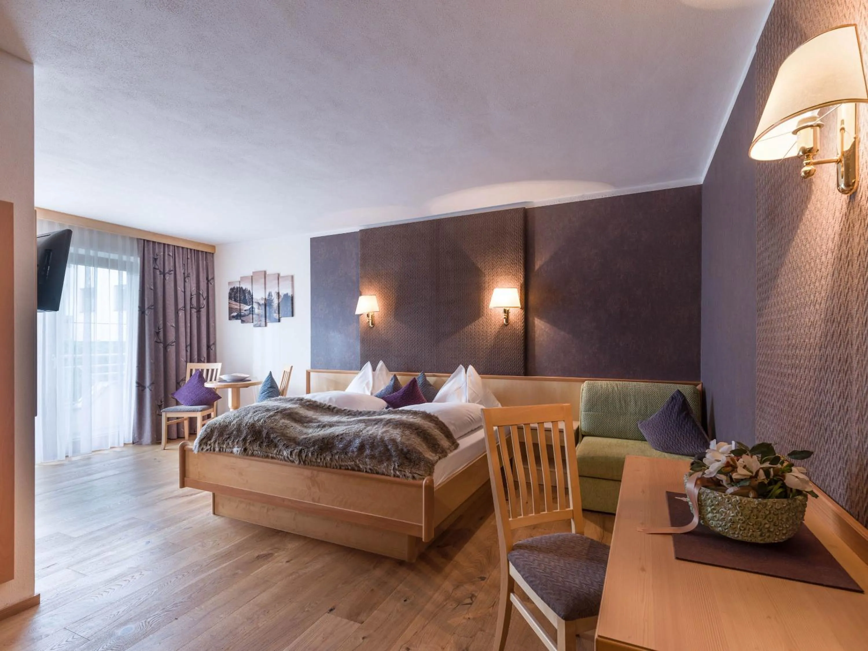 Bed in Hotel Landhaus Zillertal