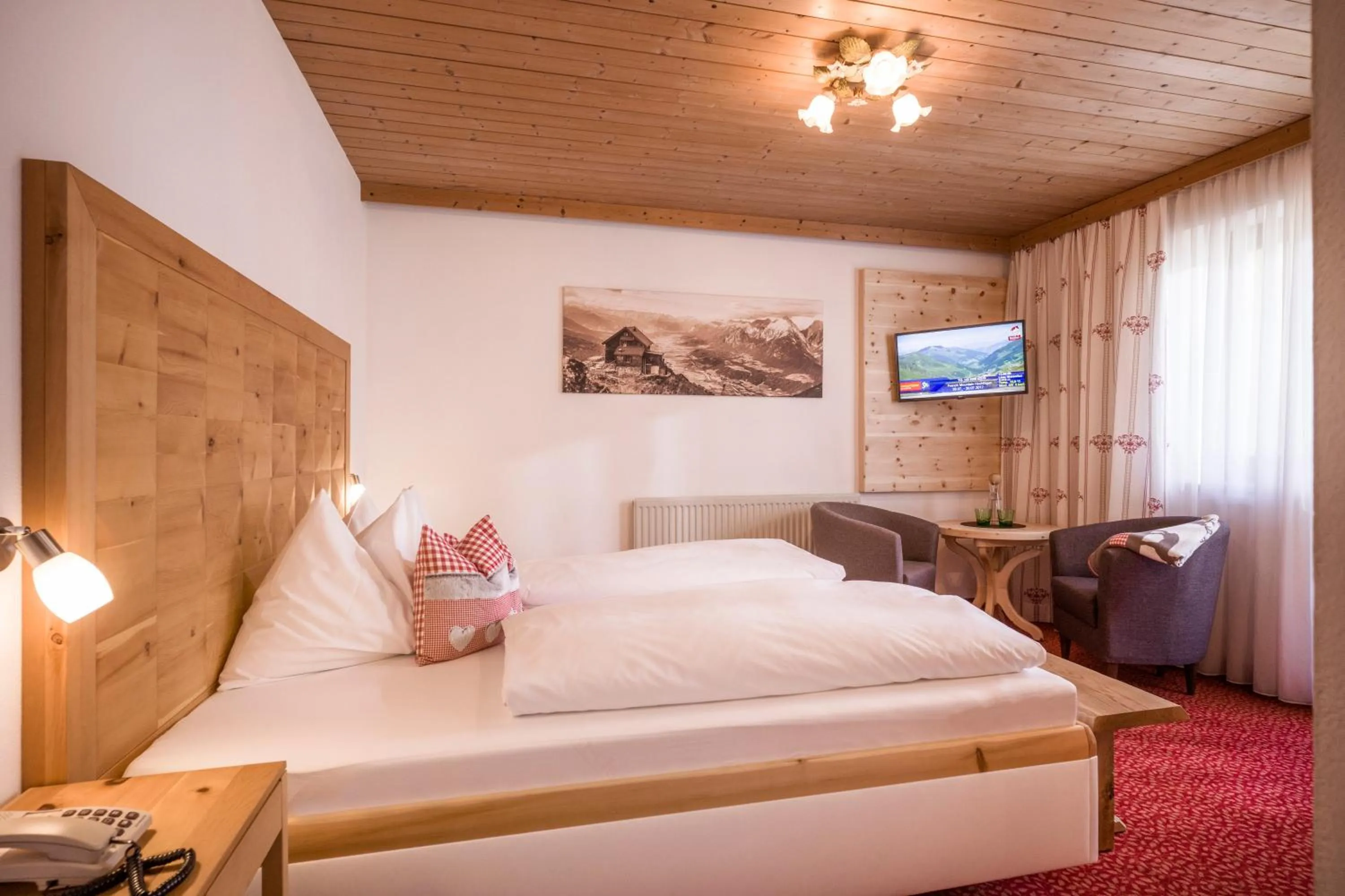 Bed in Hotel Landhaus Zillertal