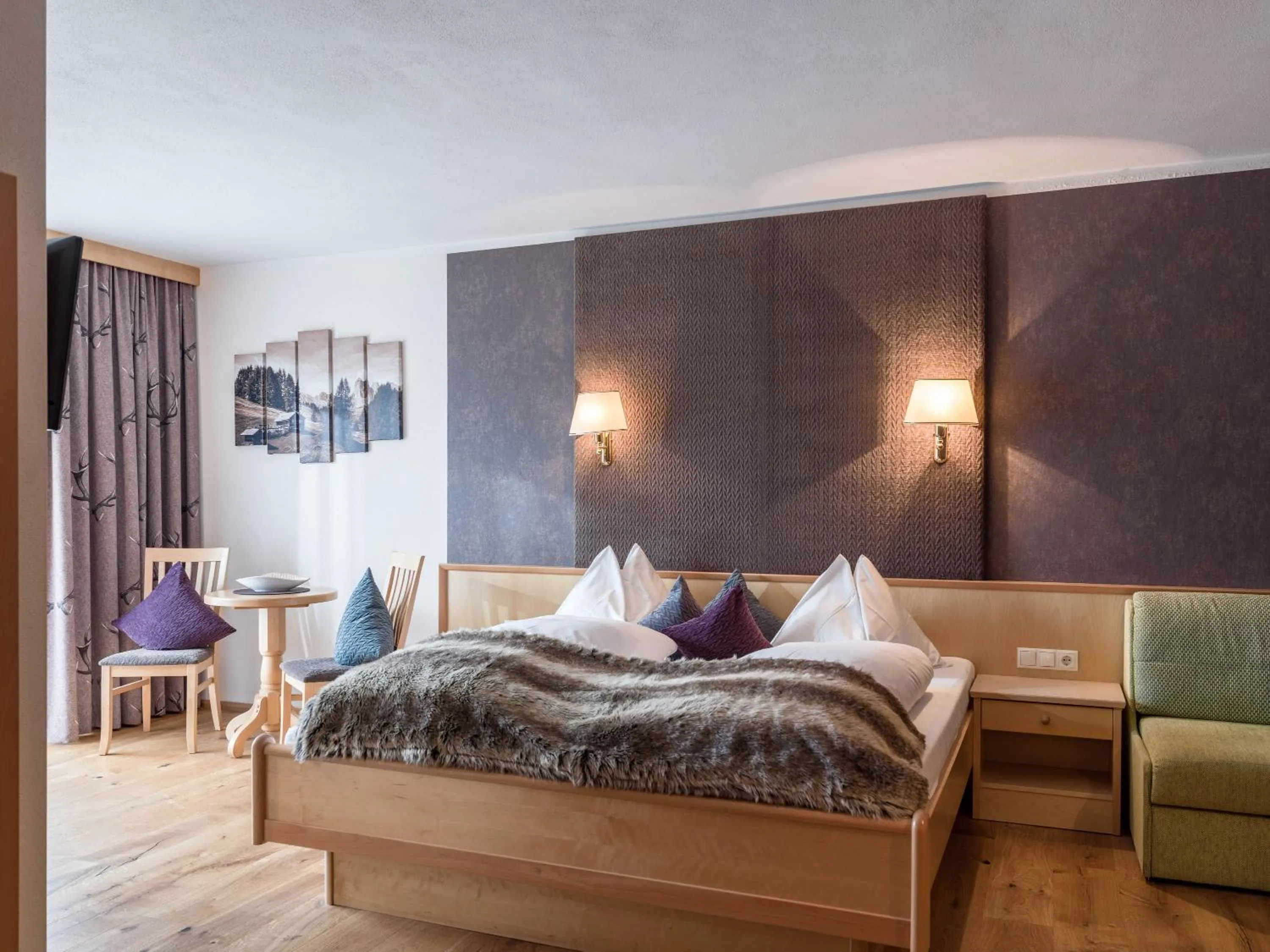 Bed in Hotel Landhaus Zillertal