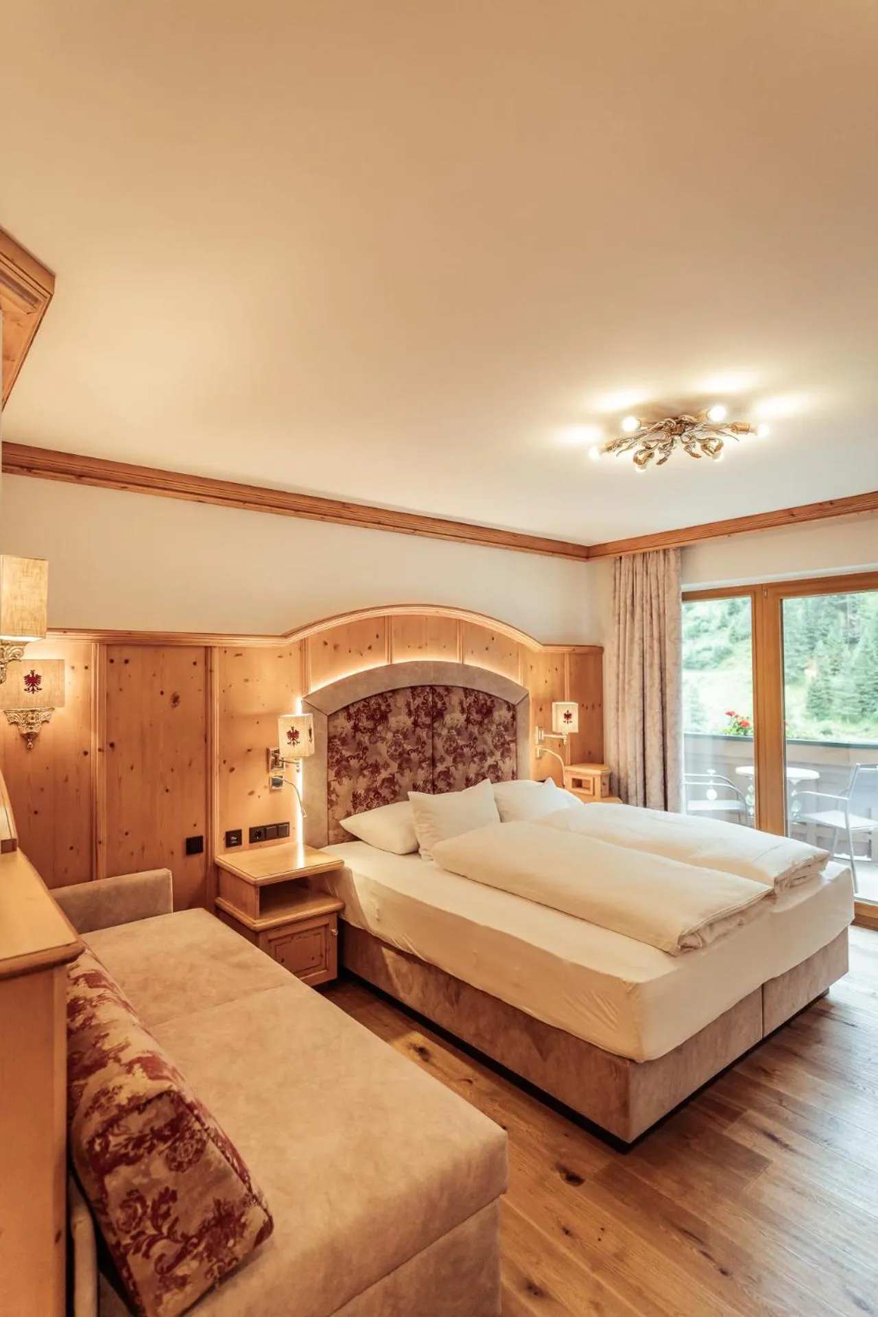 Bedroom, Bed in Hotel Neuhintertux 4 Sterne superior