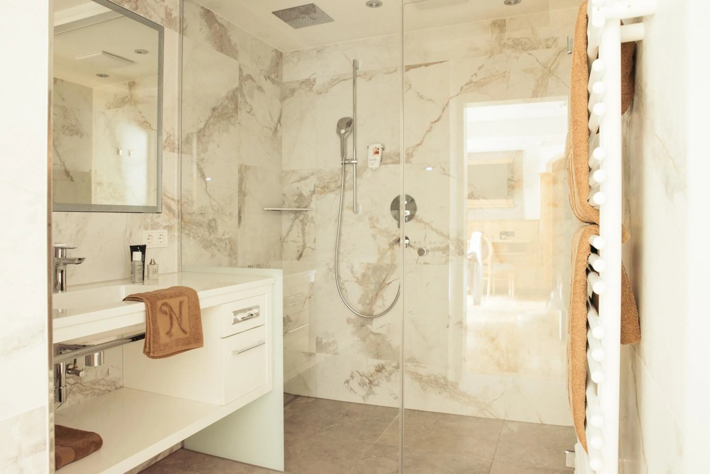 Bathroom in Hotel Neuhintertux 4 Sterne superior