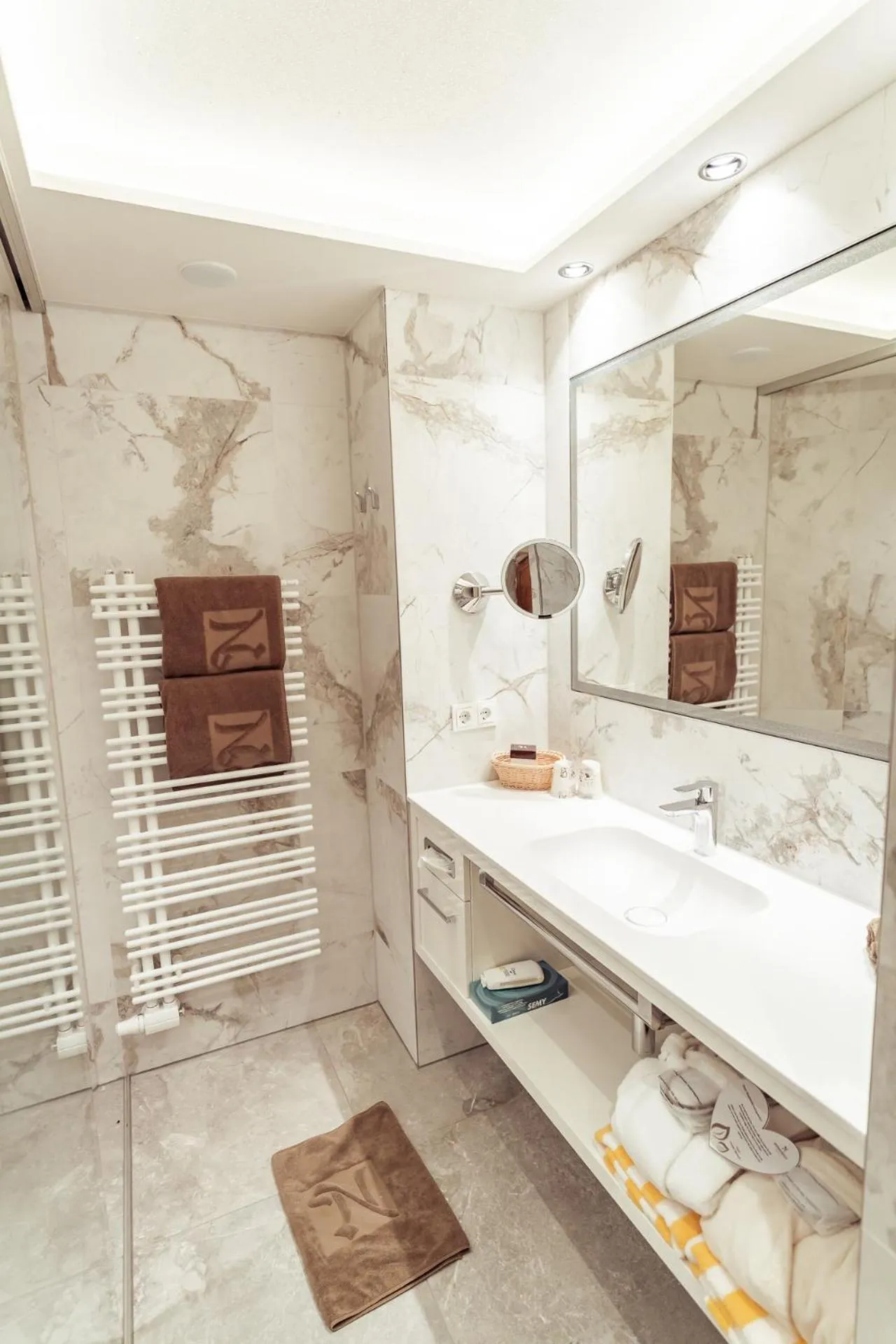 Bathroom in Hotel Neuhintertux 4 Sterne superior