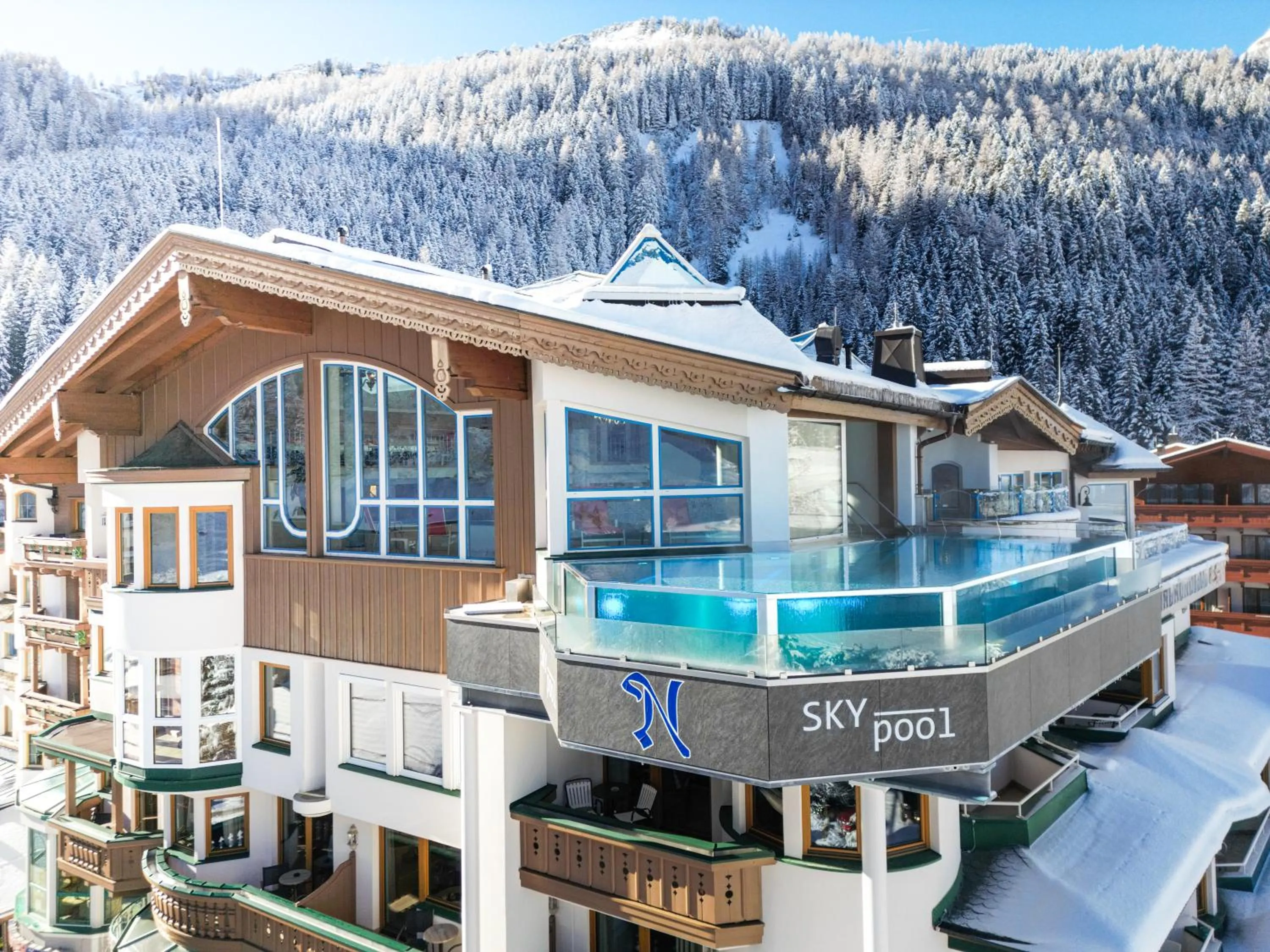Property building in Hotel Neuhintertux 4 Sterne superior