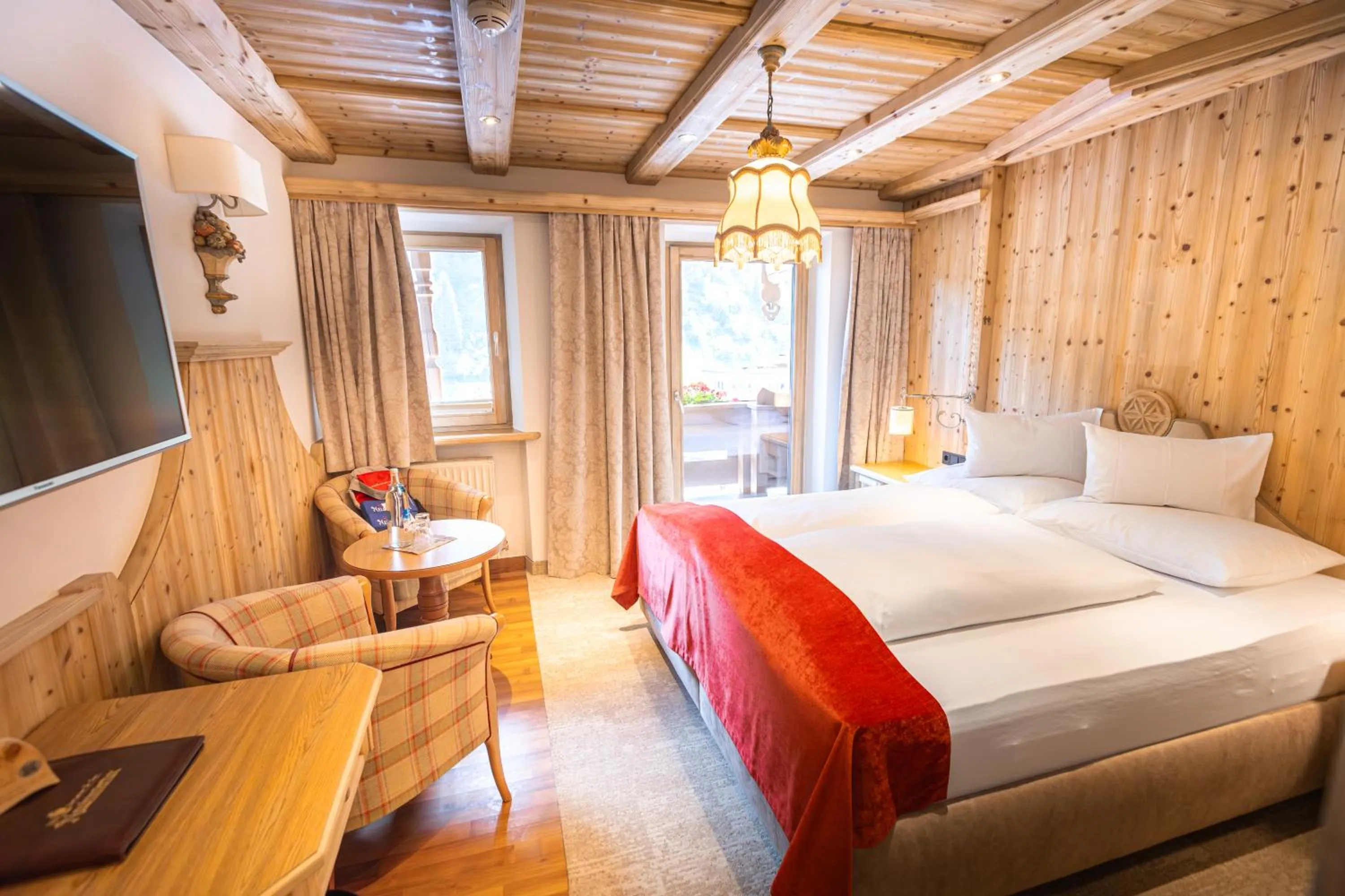 Bedroom, Bed in Hotel Neuhintertux 4 Sterne superior