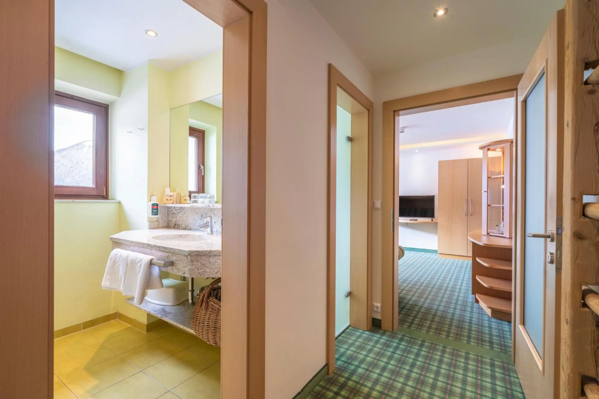 Staff, Bed in Der Kirchheimerhof - Superior