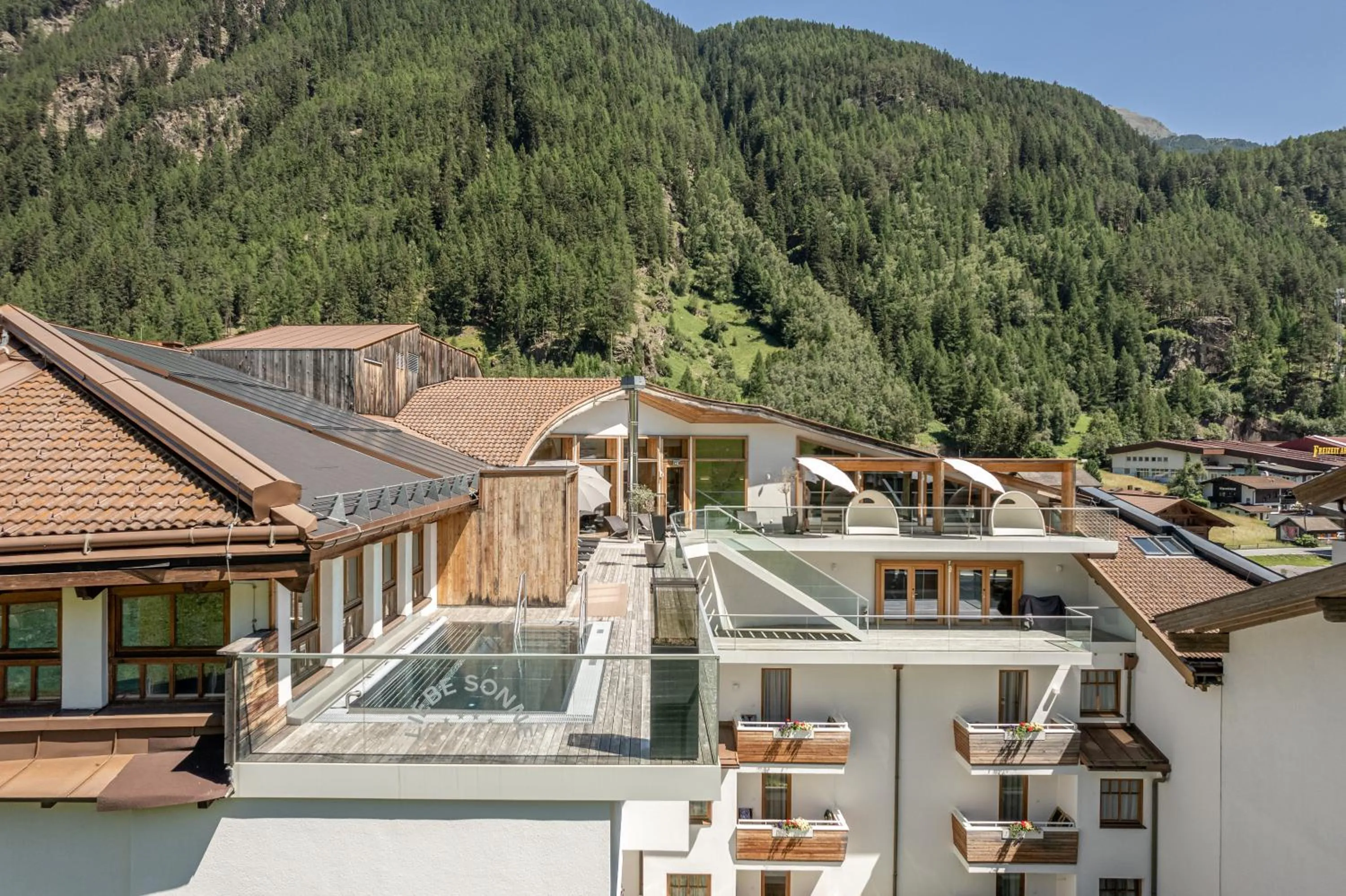 Swimming pool in Hotel Liebe Sonne 4S