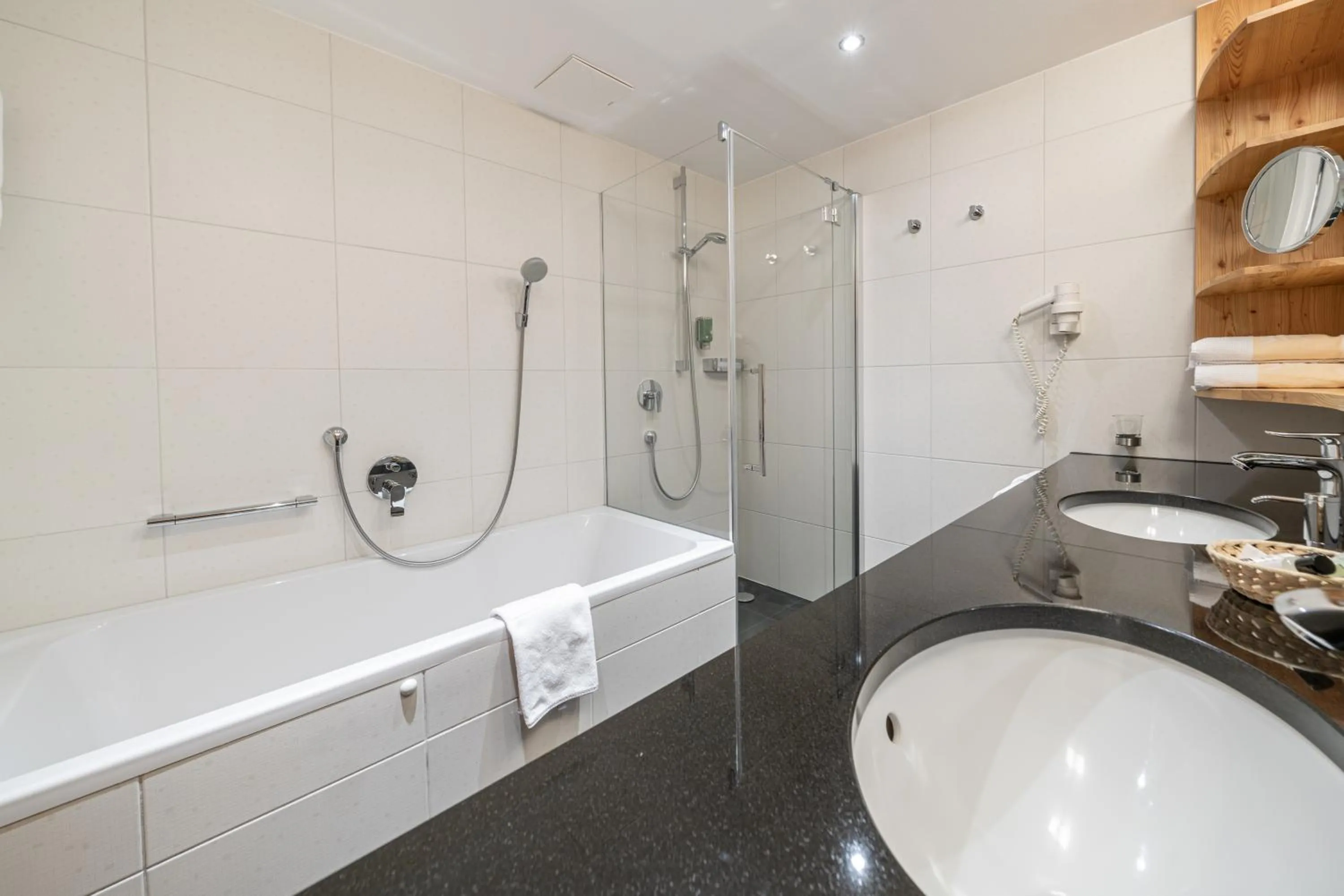 Bathroom in Hotel Liebe Sonne 4S