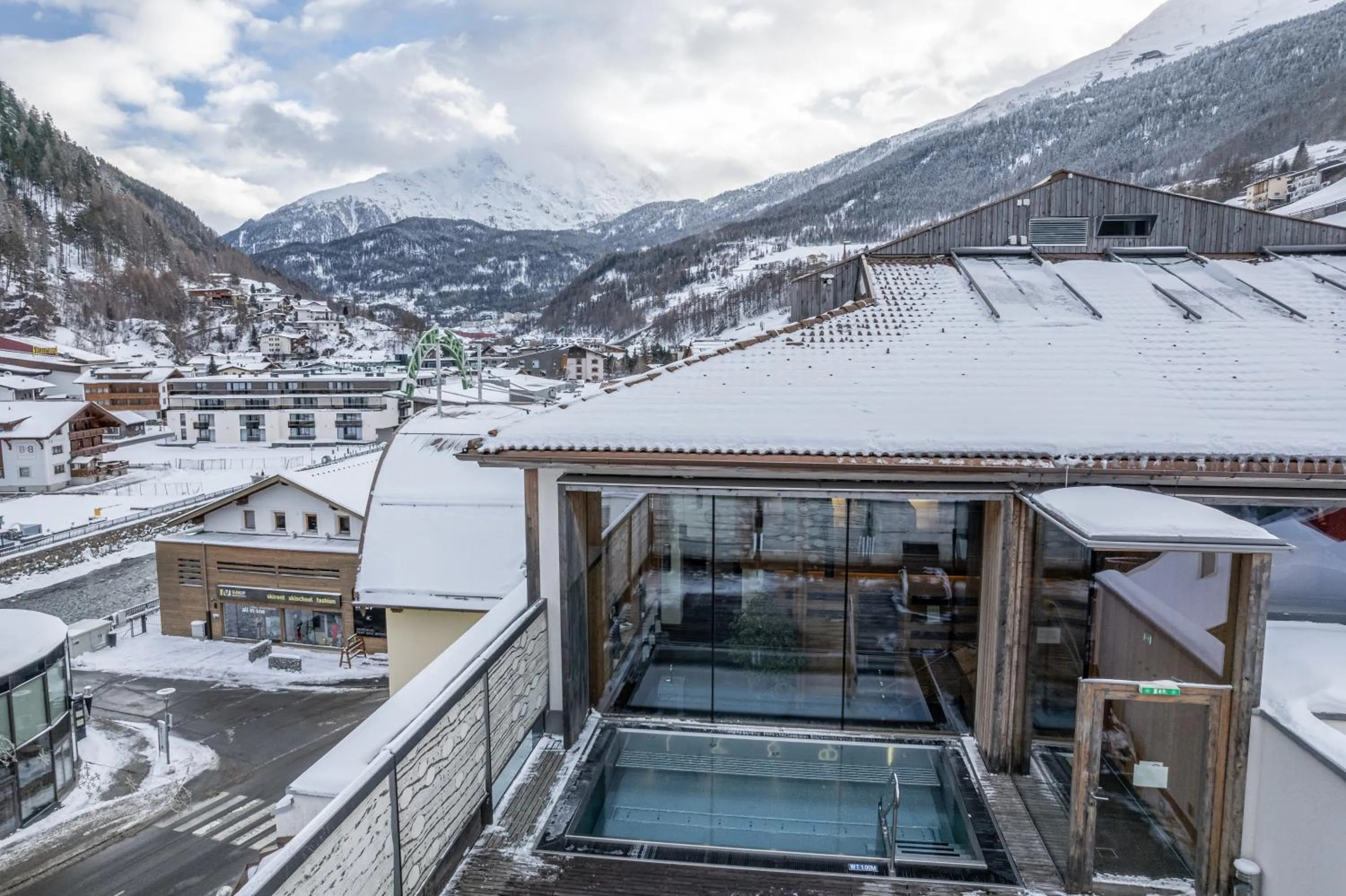 Swimming pool in Hotel Liebe Sonne 4S