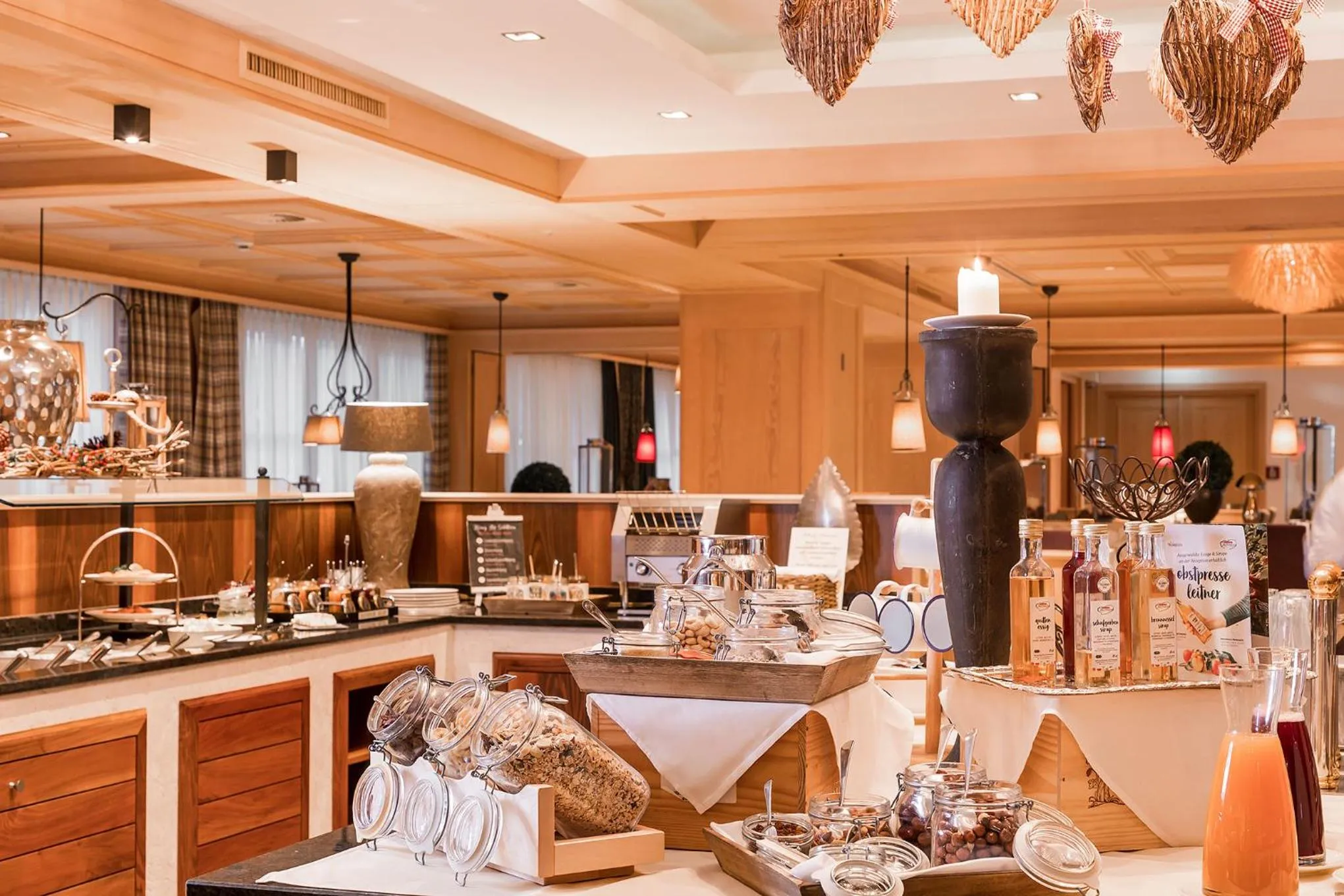 Buffet breakfast in Superior Hotel Tirolerhof - Zell am See