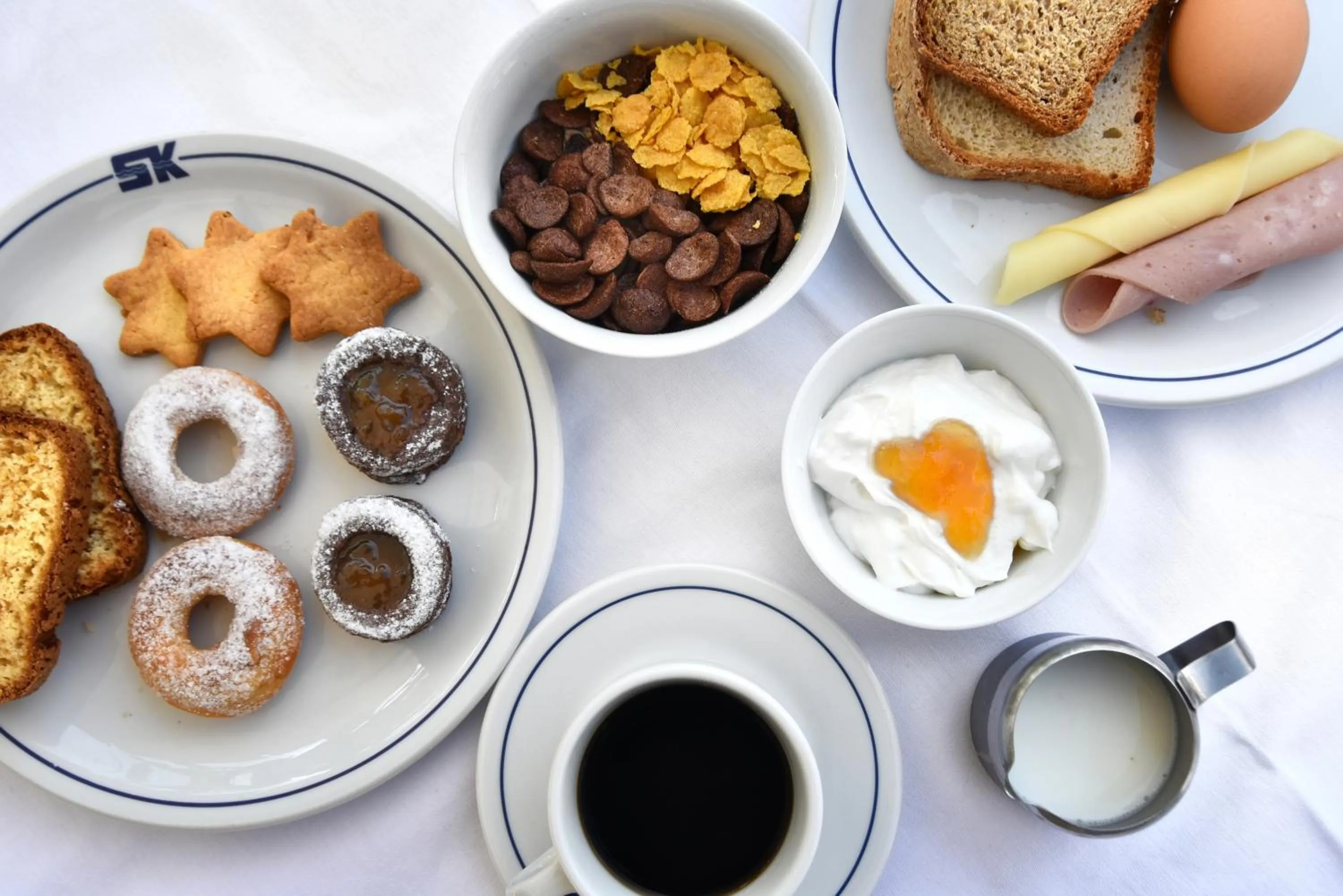 Continental breakfast in Hotel Korali