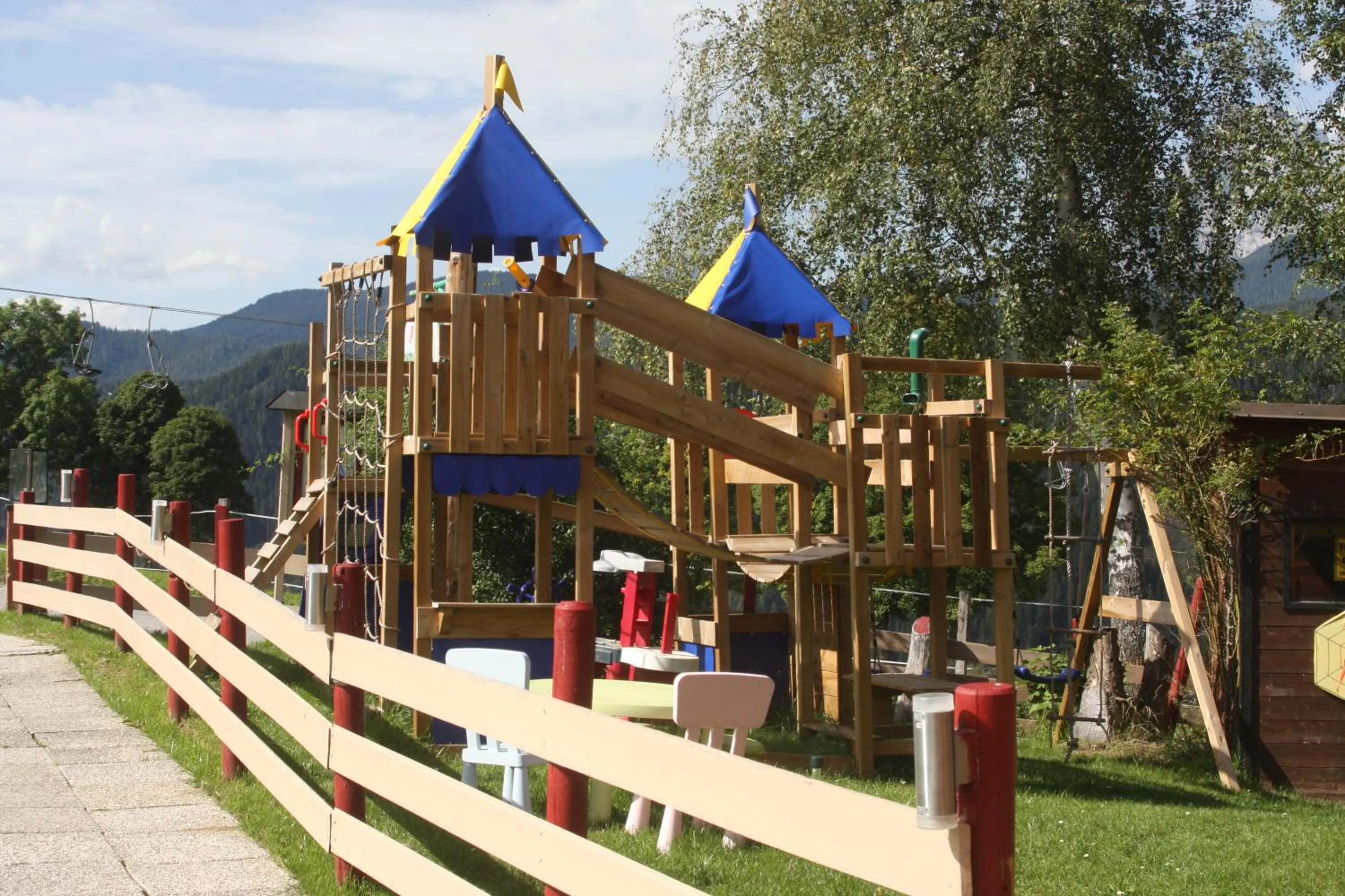 Property building in Hotel Pariente