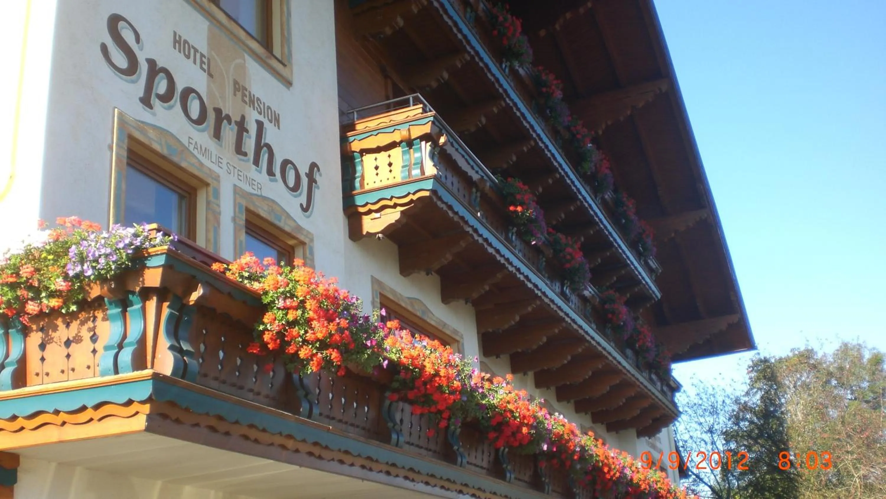 Facade/entrance in Hotel Sporthof