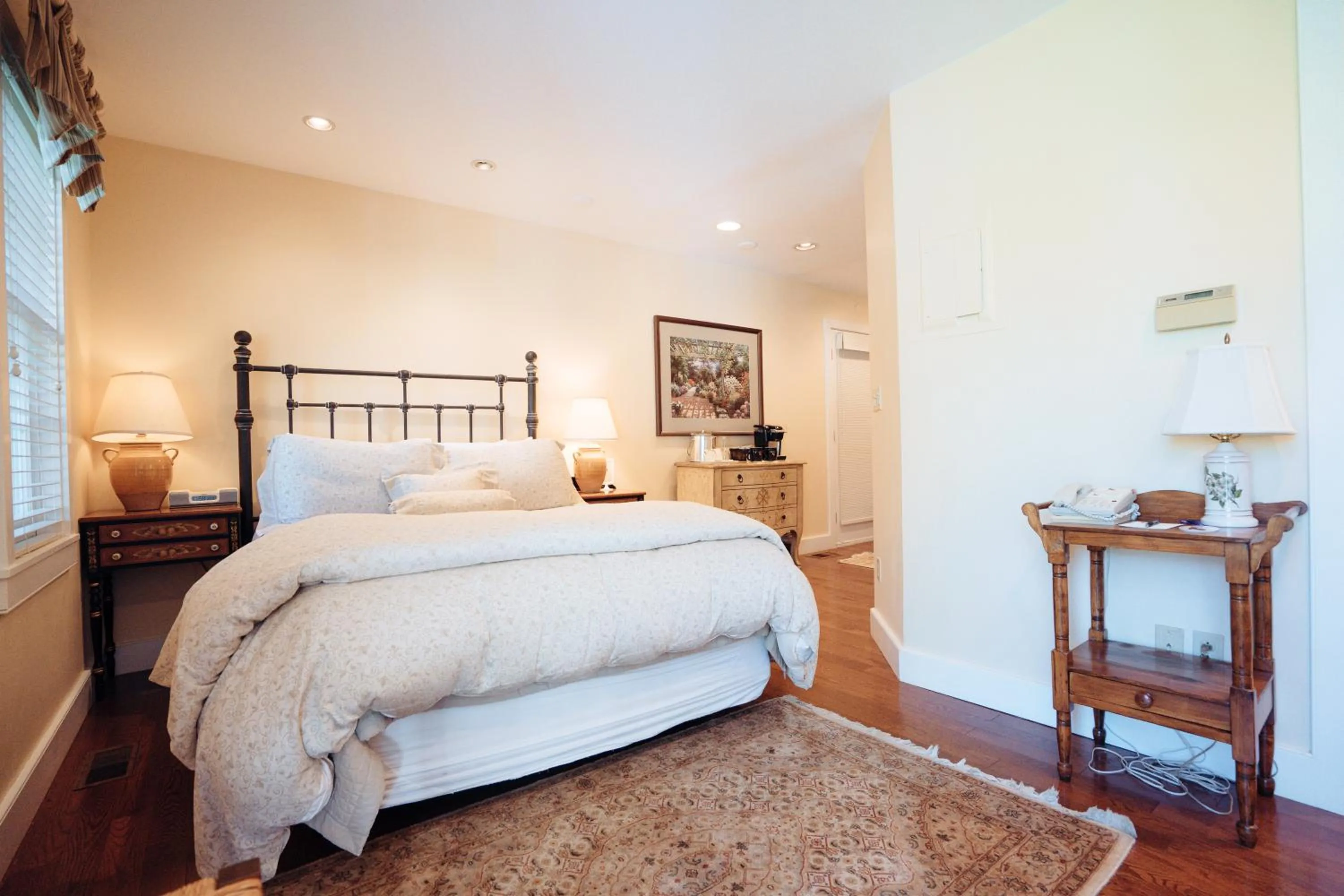 Bedroom, Bed in Reluctant Panther Inn & Restaurant