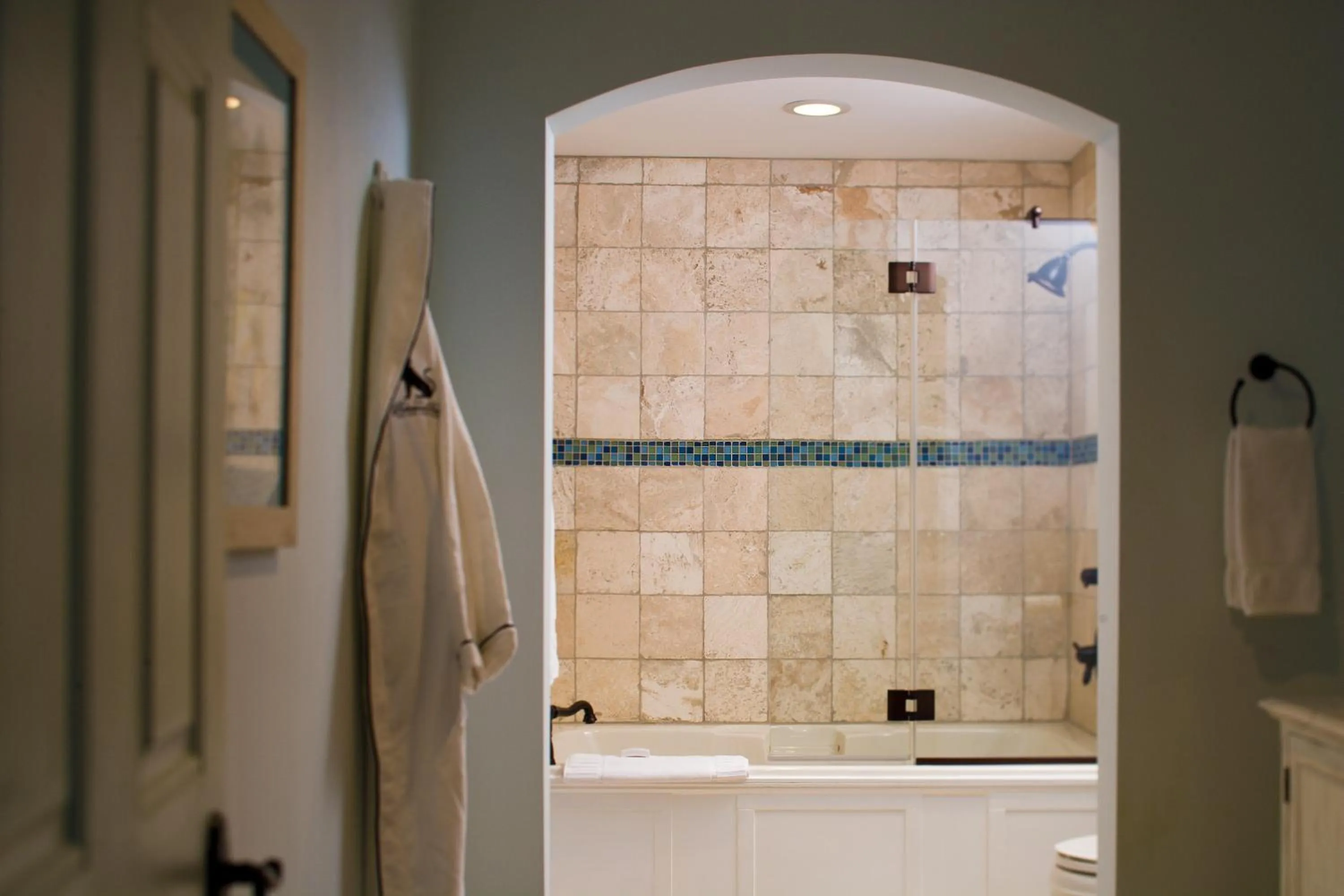 Bathroom in Reluctant Panther Inn & Restaurant