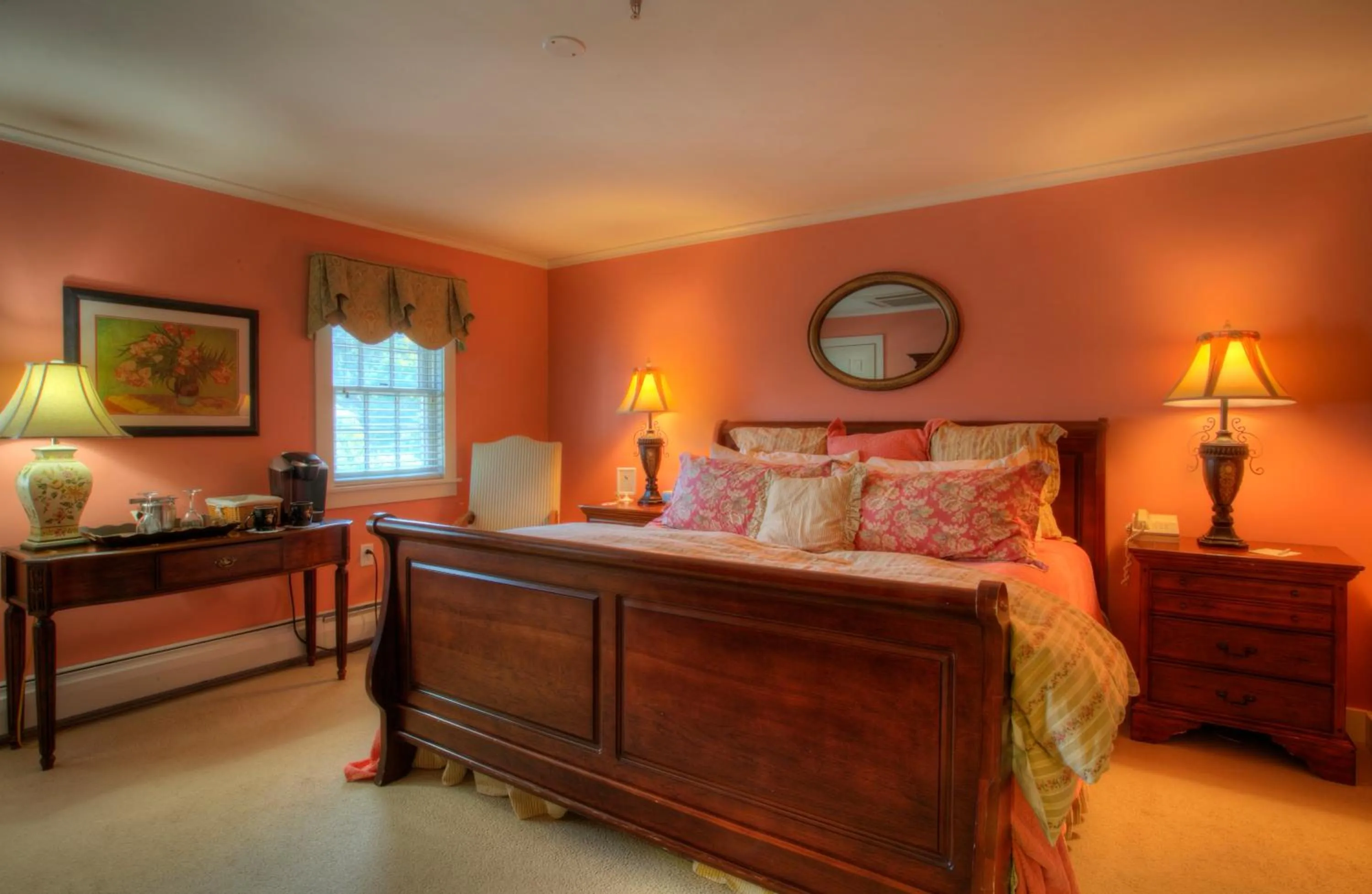 Bed in Reluctant Panther Inn & Restaurant