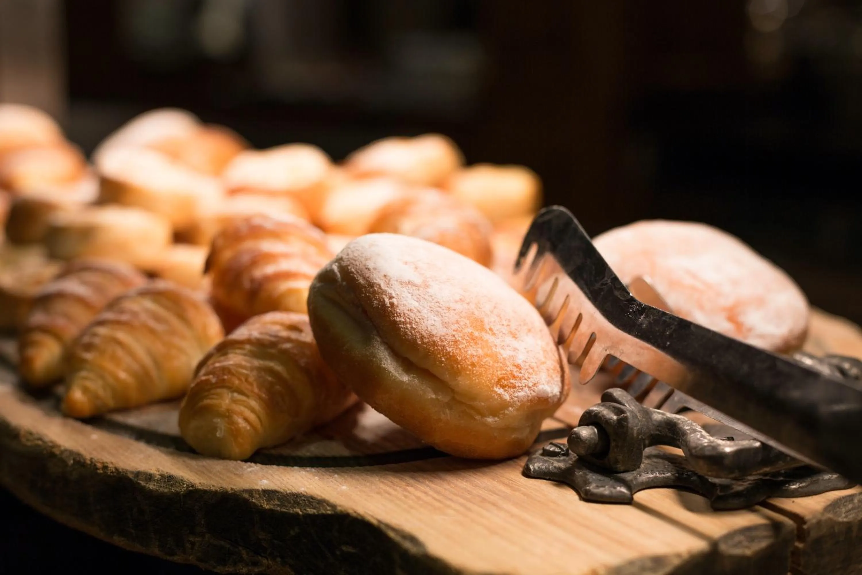 Buffet breakfast in ROBINSON ALPENROSE Zürs