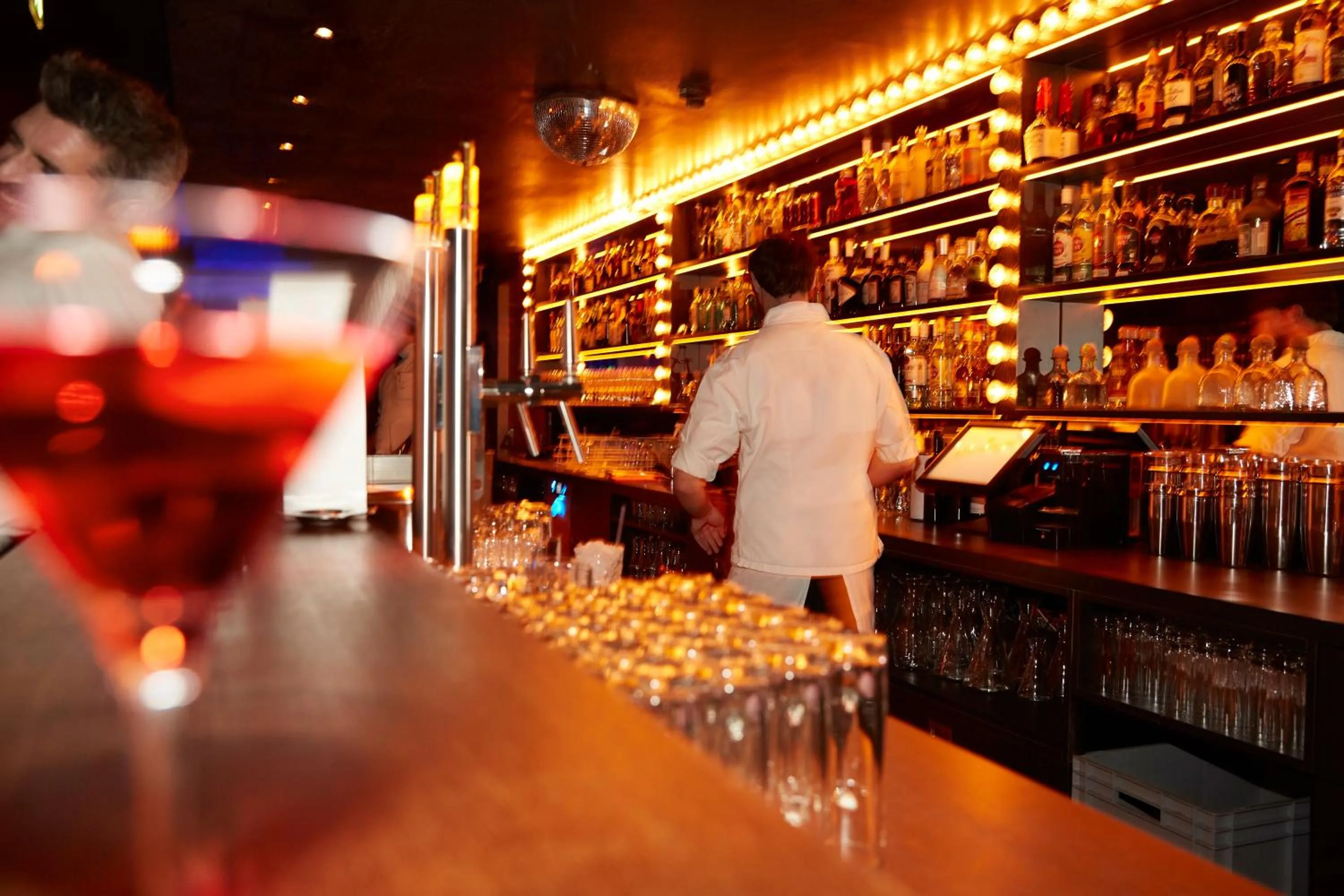 Lounge or bar in ROBINSON ALPENROSE Zürs