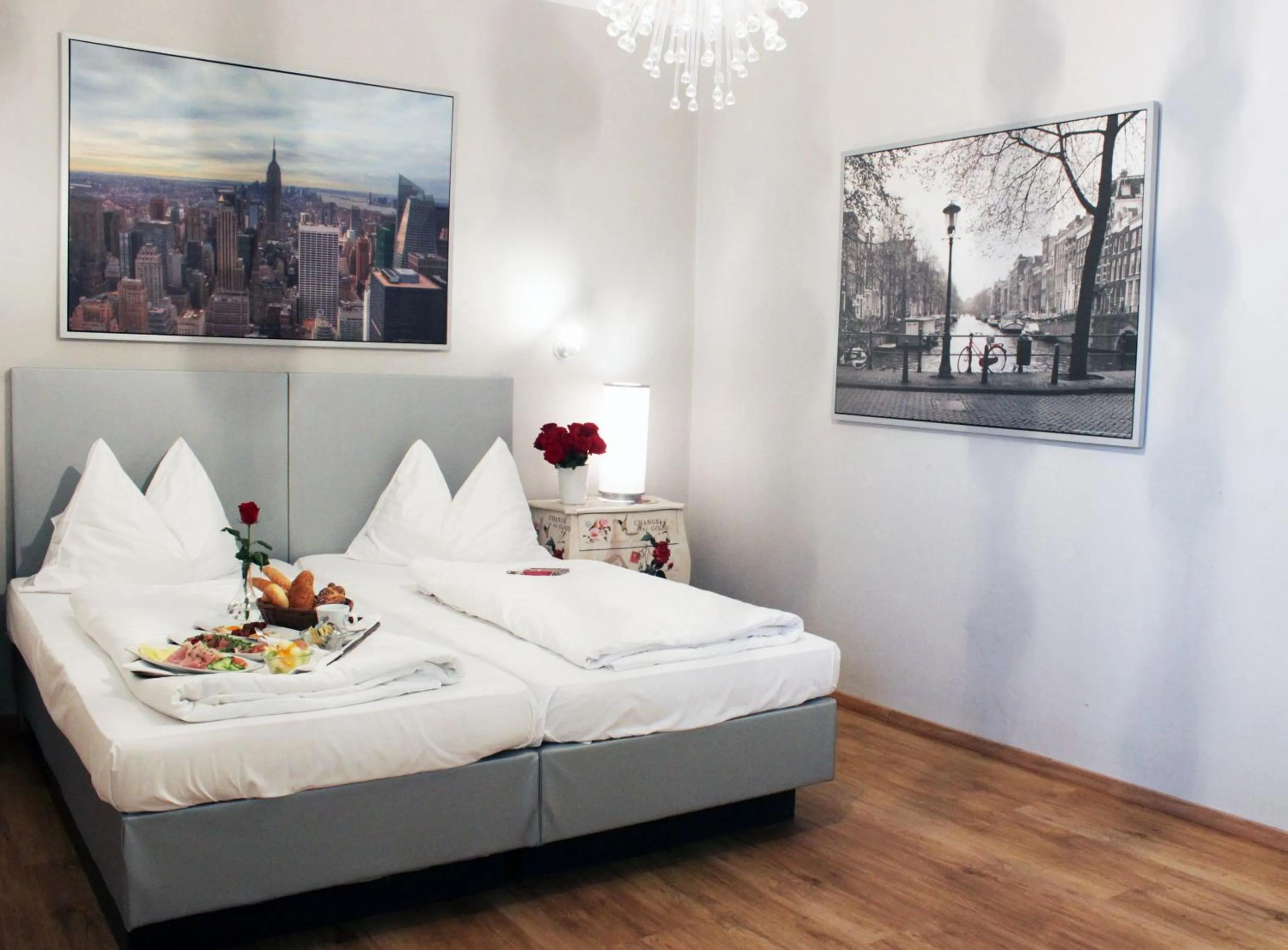 Bed in Stadthotel Restaurant Auerhahn