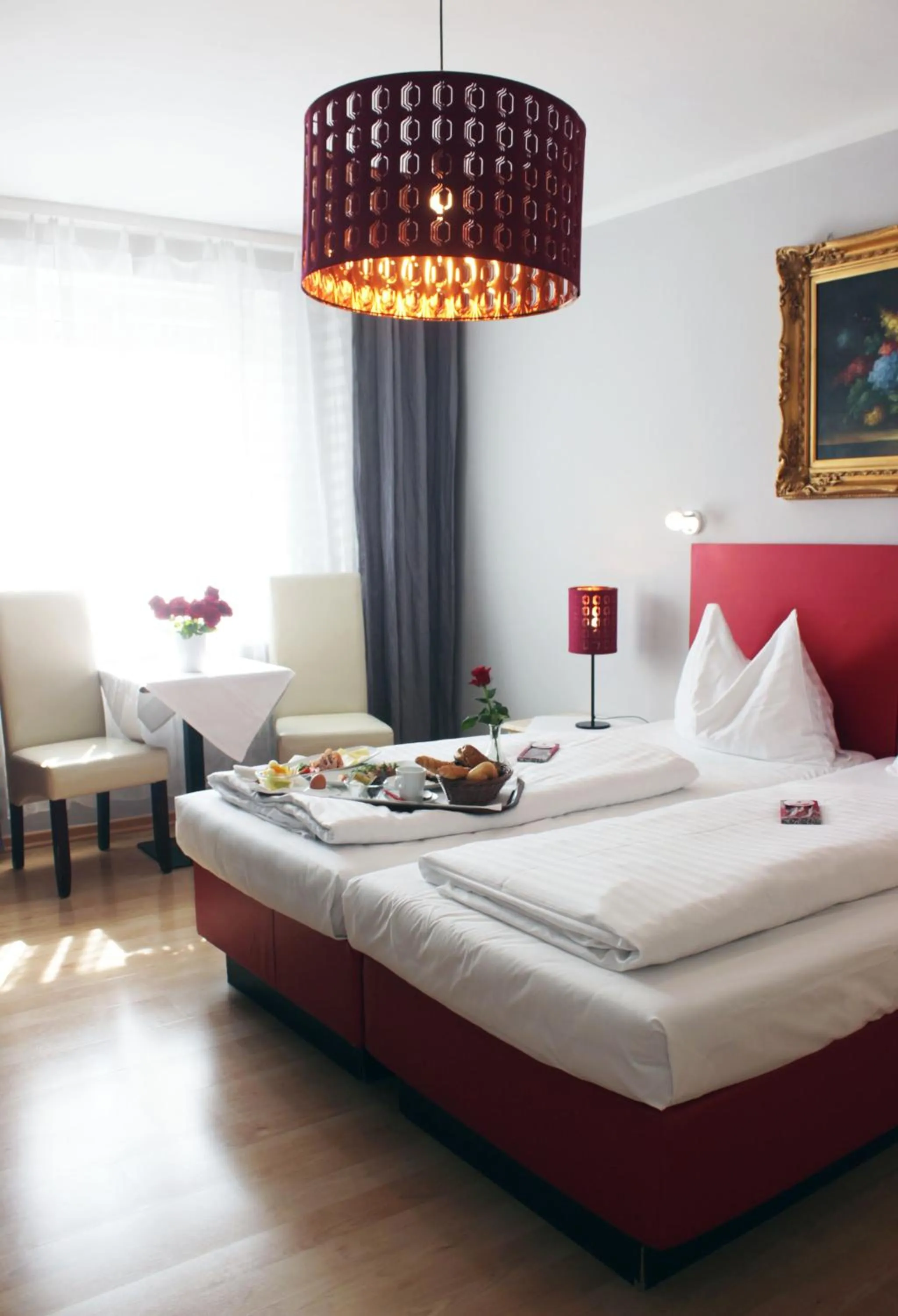 Bed in Stadthotel Restaurant Auerhahn