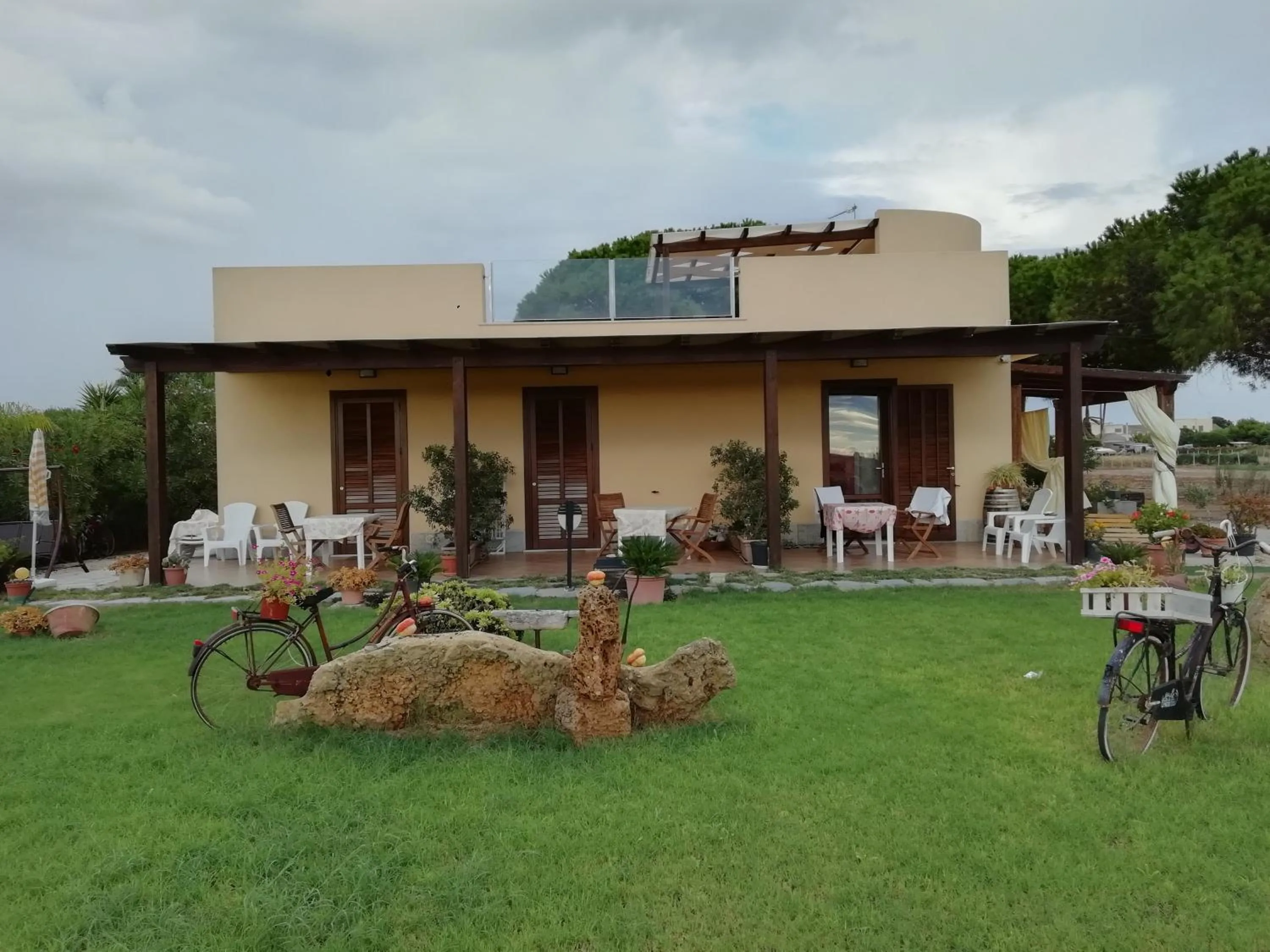 Property building in Raggio Di Sale