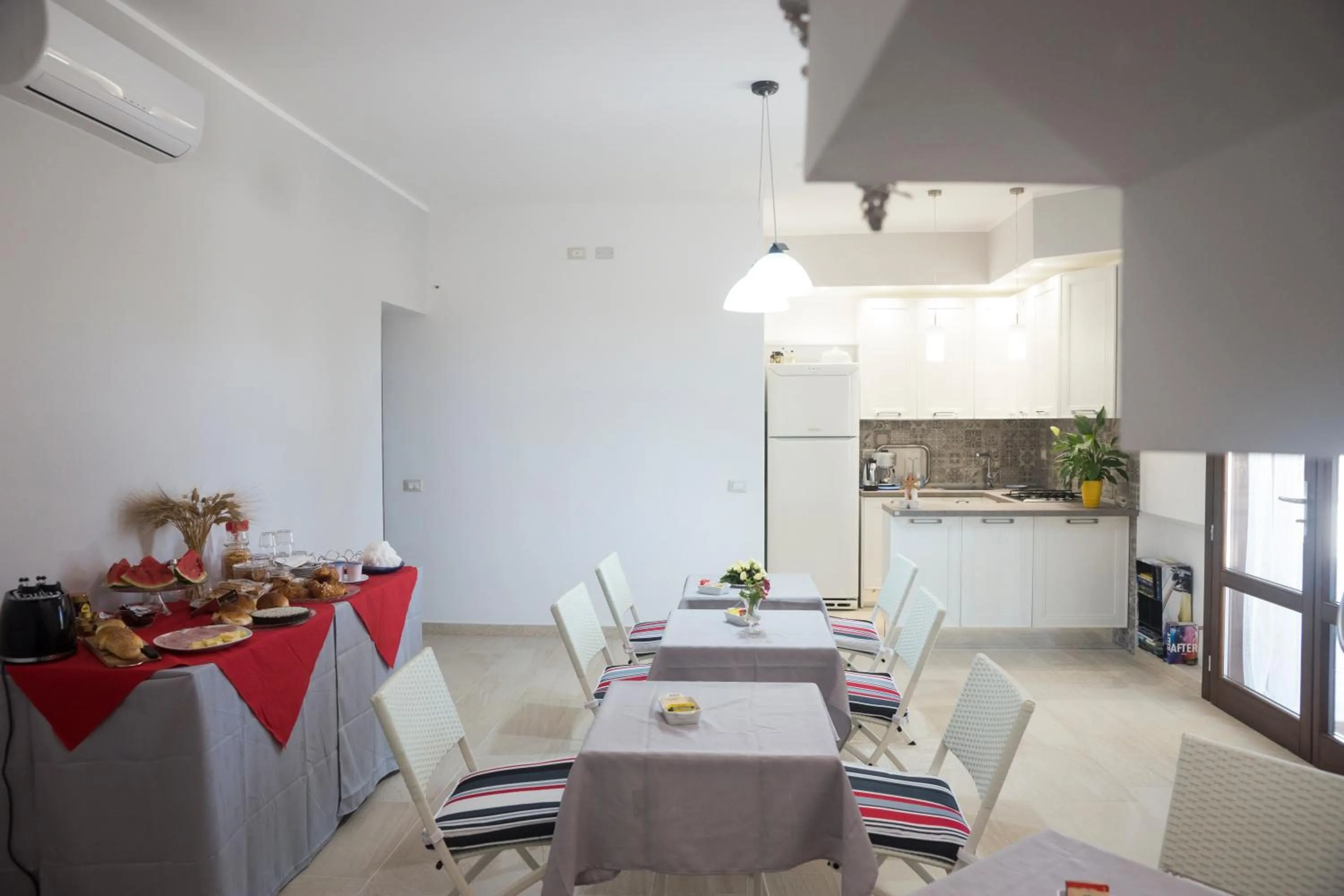 Communal lounge/ TV room in Raggio Di Sale