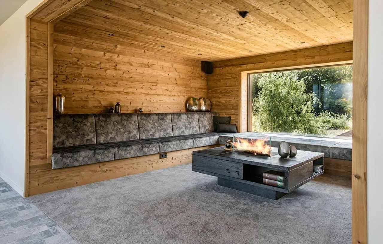 Communal lounge/ TV room in Hotel Das Essigmanngut