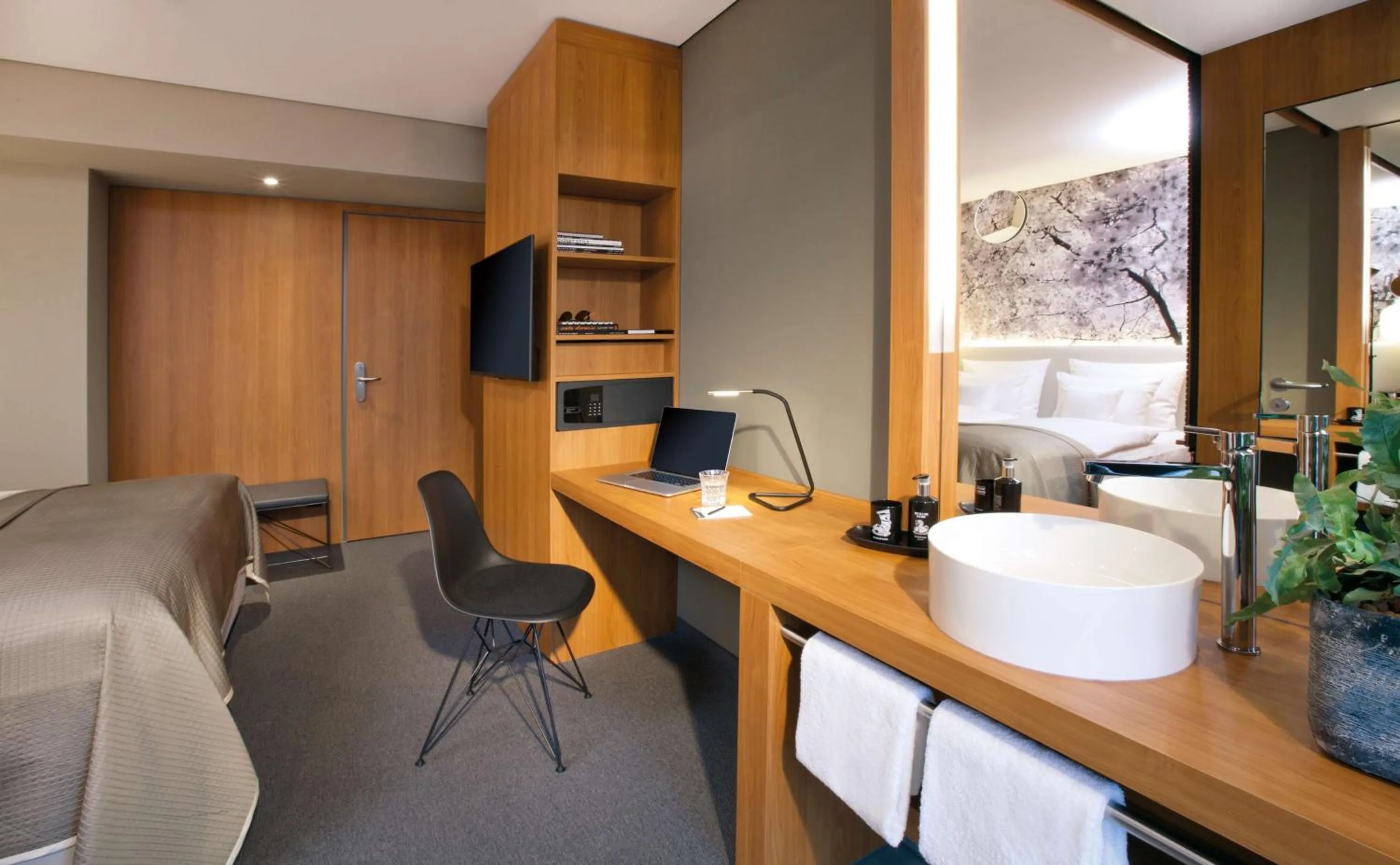 Bedroom in Me and All Hotel Dusseldorf, by Hyatt