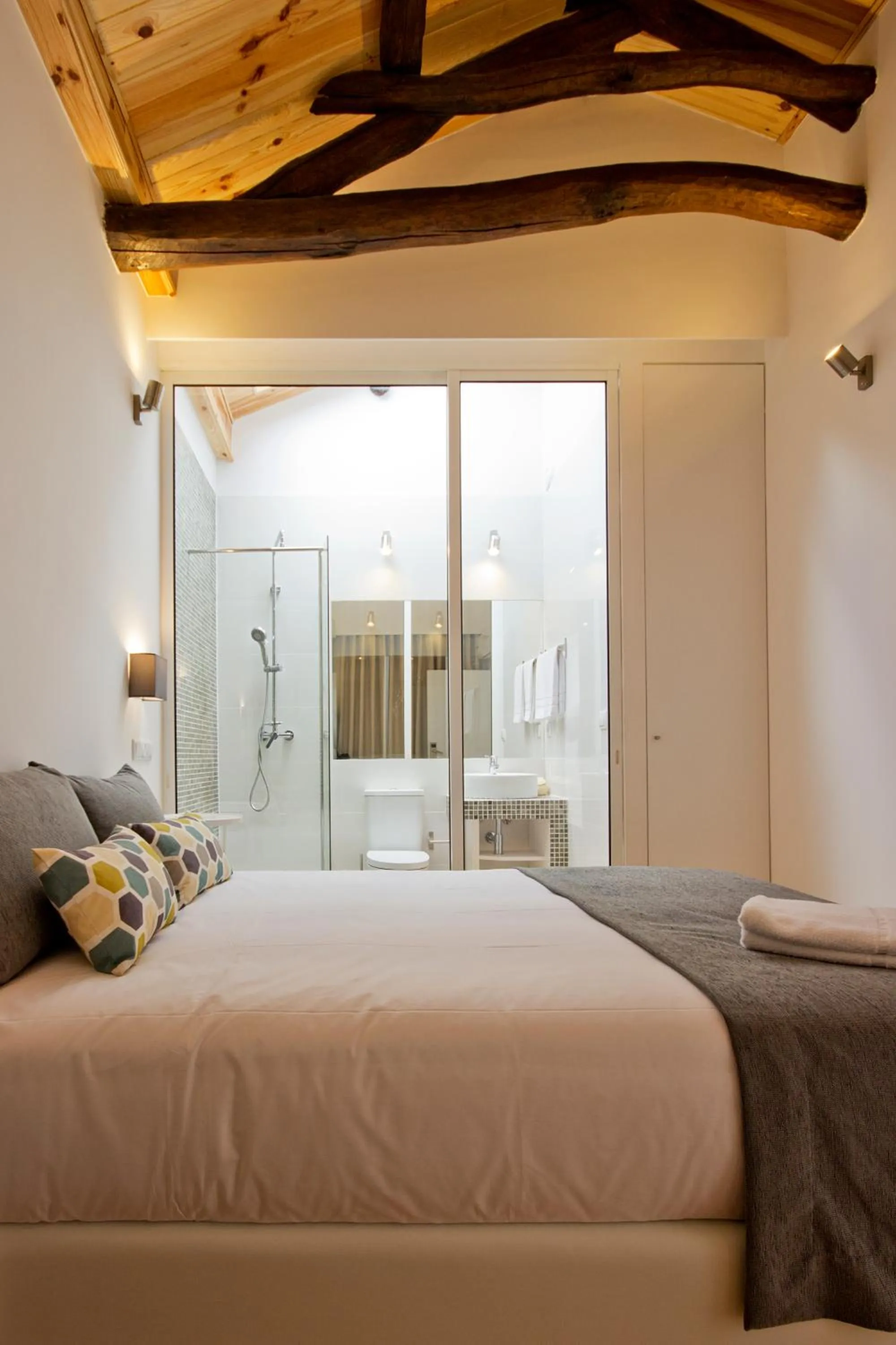 Bedroom, Bed in MyStay Porto Bolhão