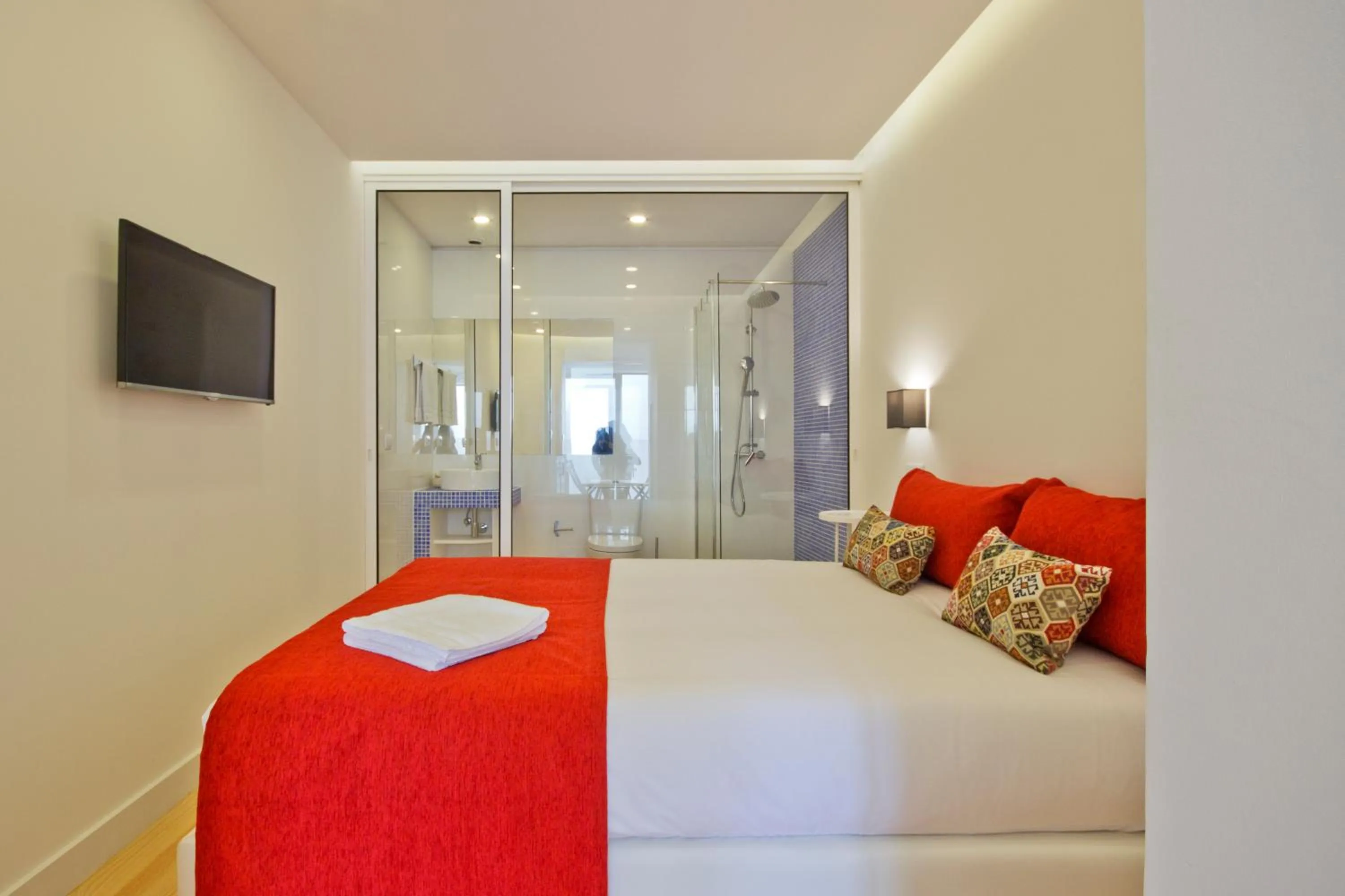 Bedroom, Bed in MyStay Porto Bolhão