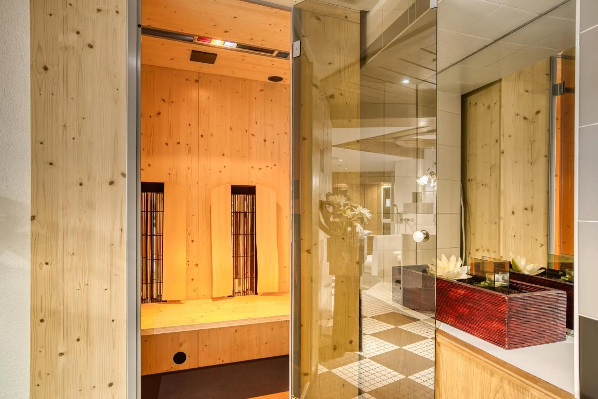 Shower in keyone rooms Tarrenz