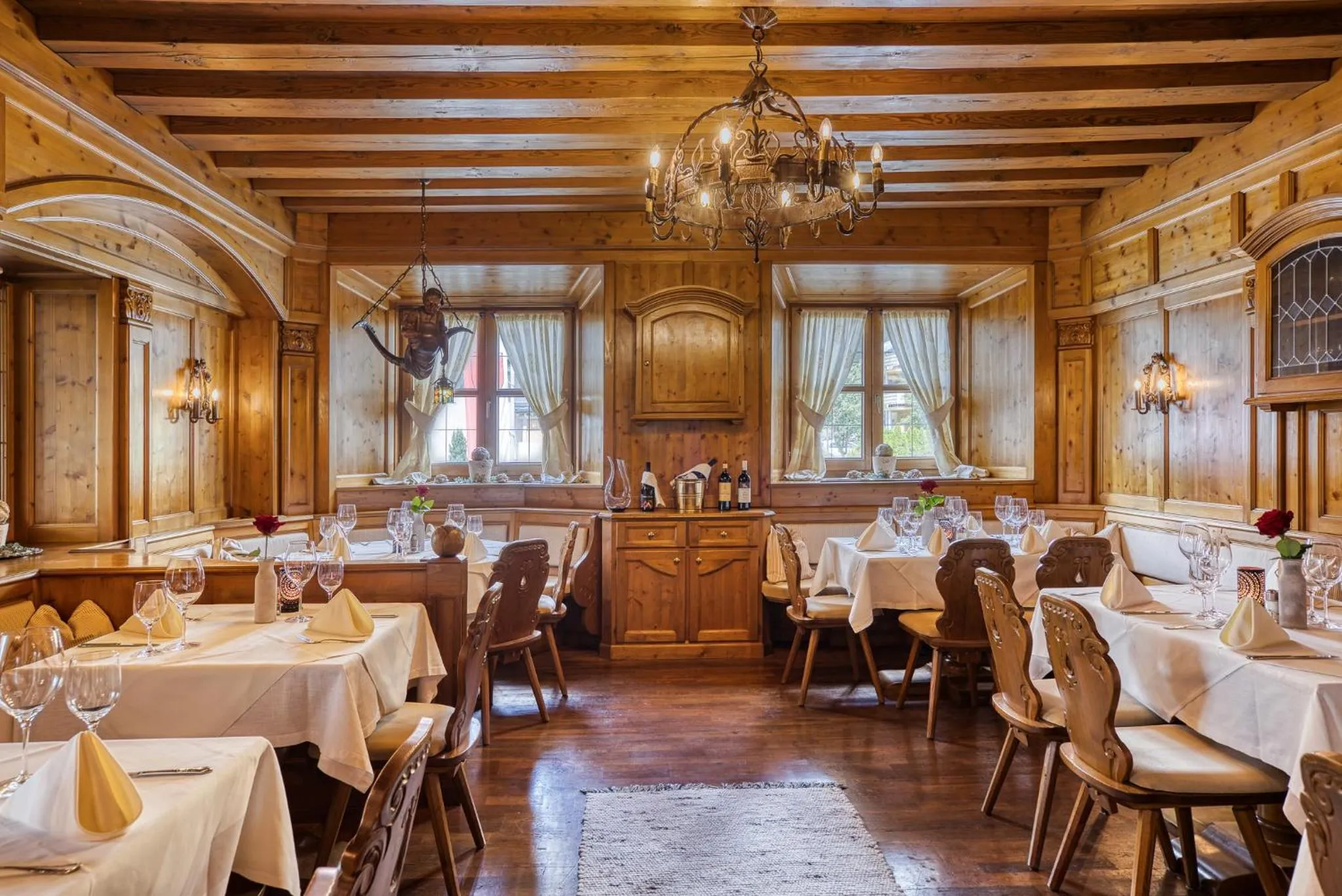 Banquet/Function facilities in keyone rooms Tarrenz