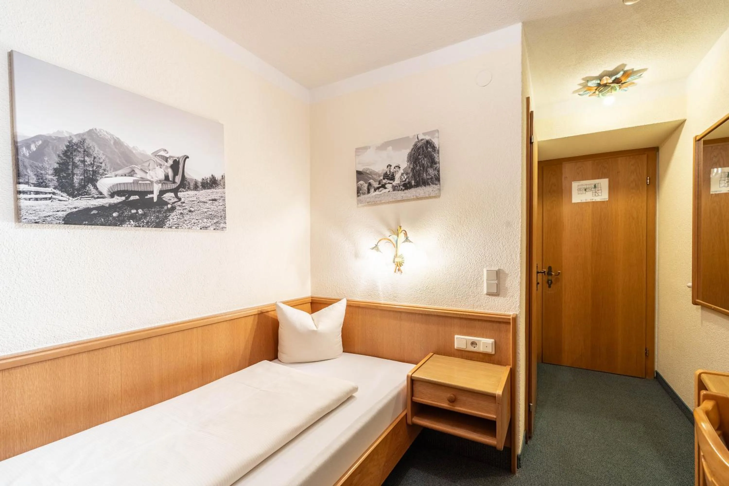 Bed in keyone rooms Tarrenz