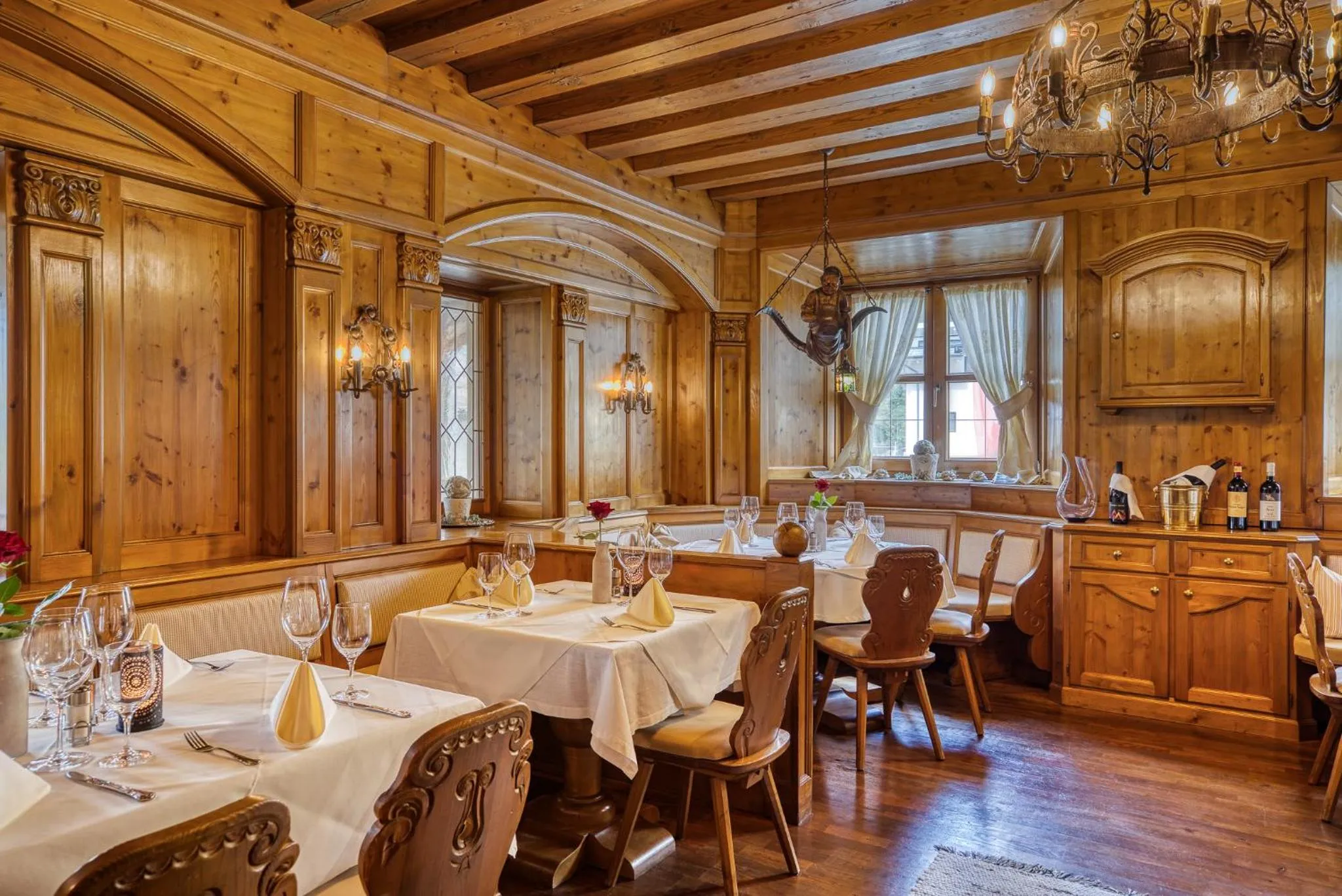 Banquet/Function facilities in keyone rooms Tarrenz