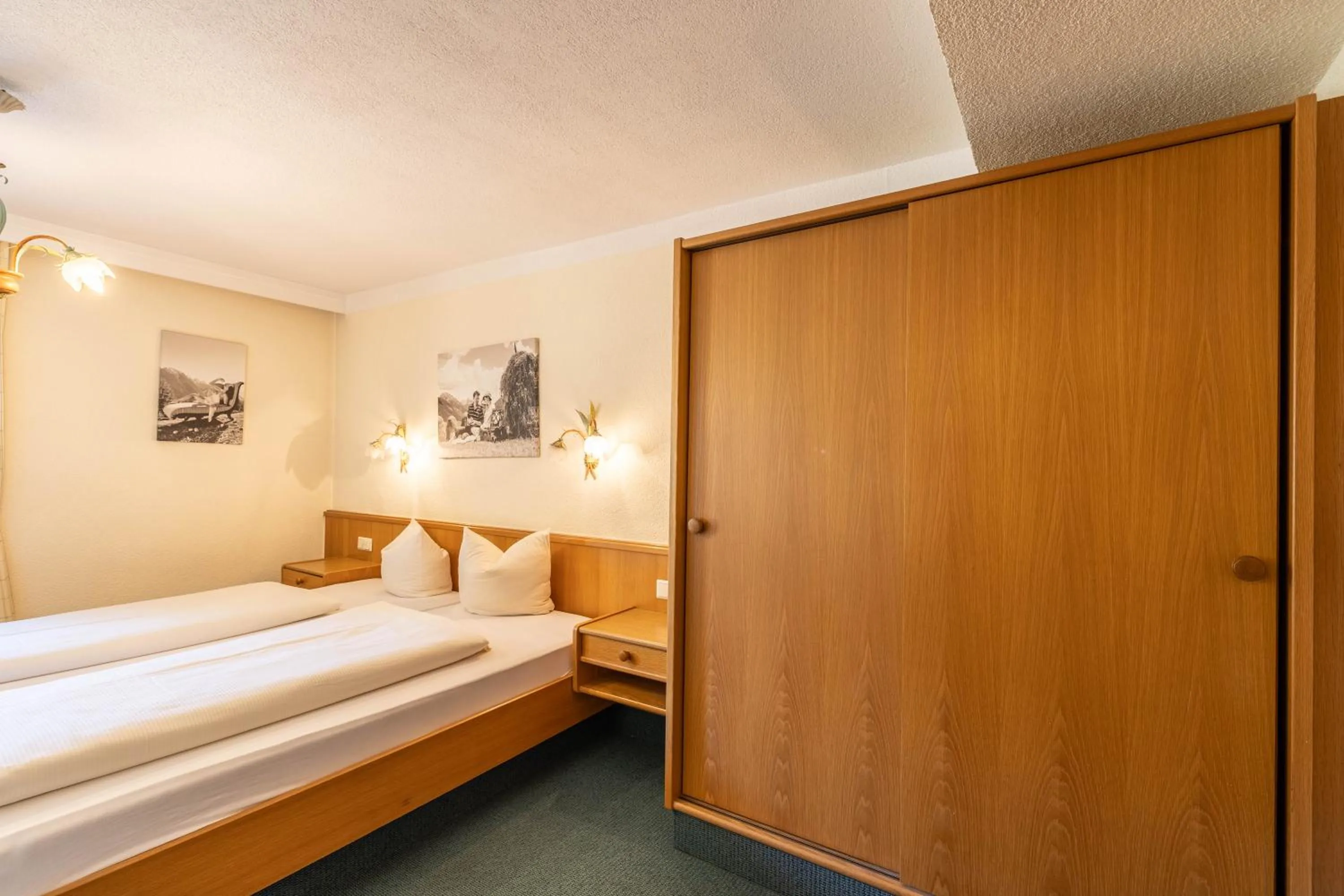 Bed in keyone rooms Tarrenz