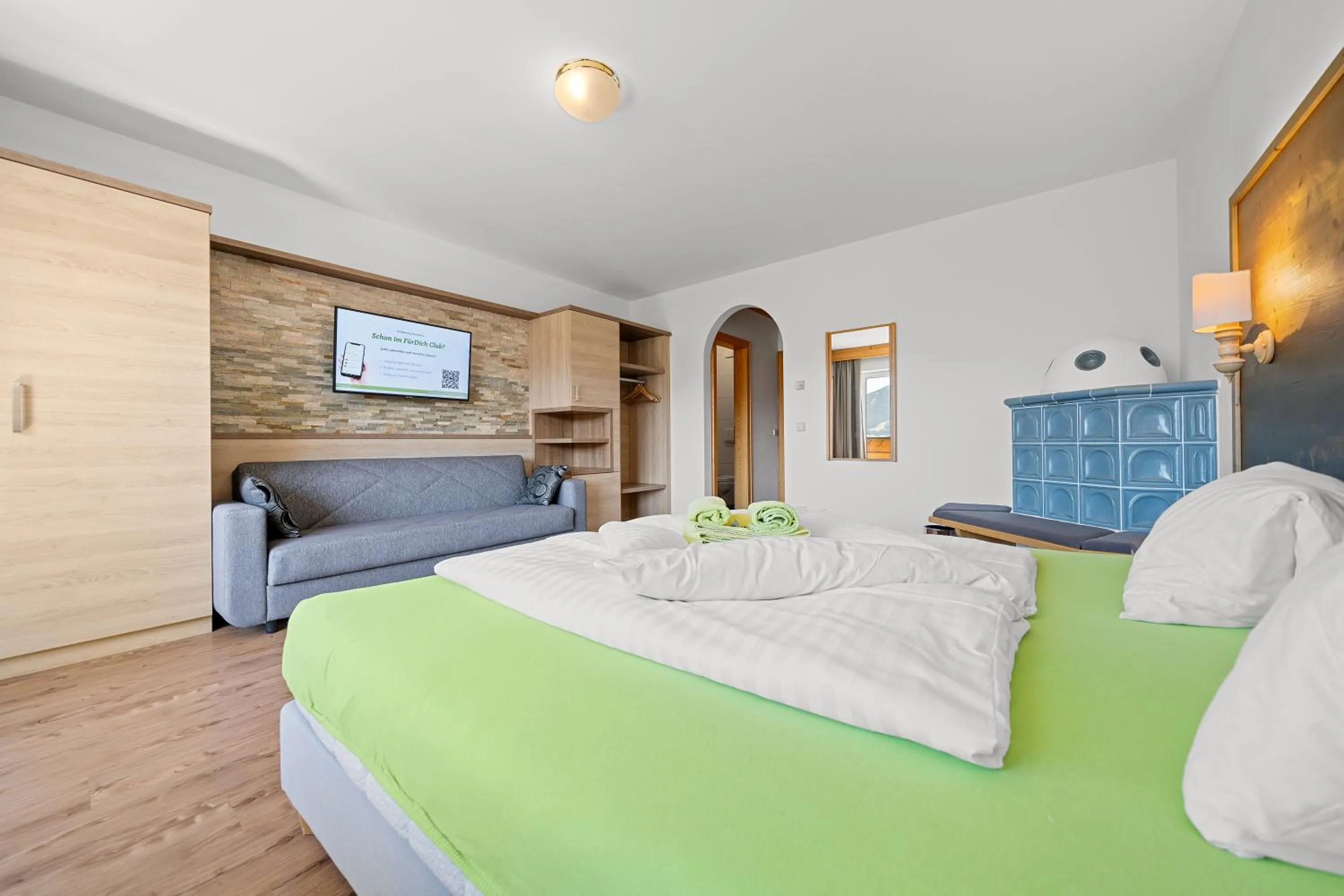 Photo of the whole room, Bed in Hotel Ramsaueralm