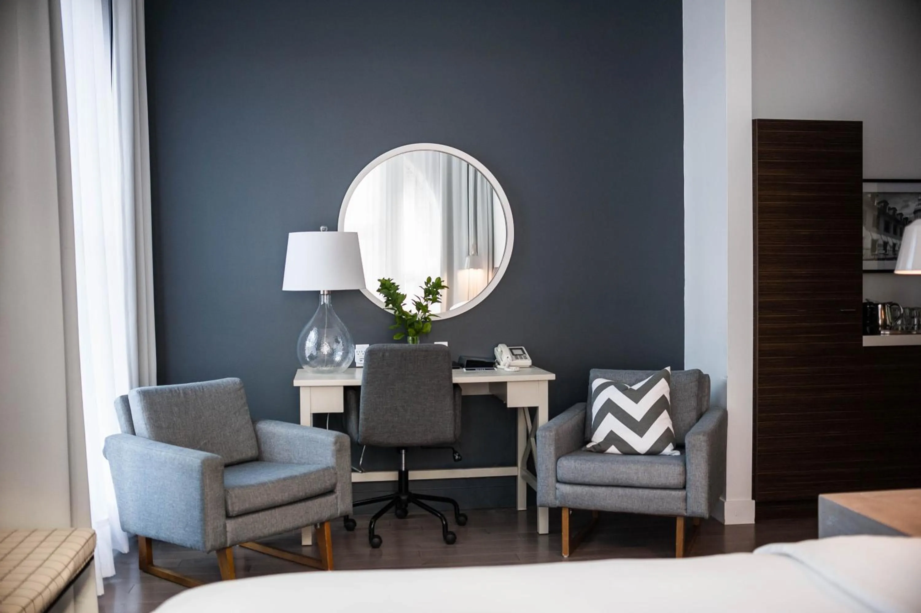 Living room, Bed in Hotel Oui GO!