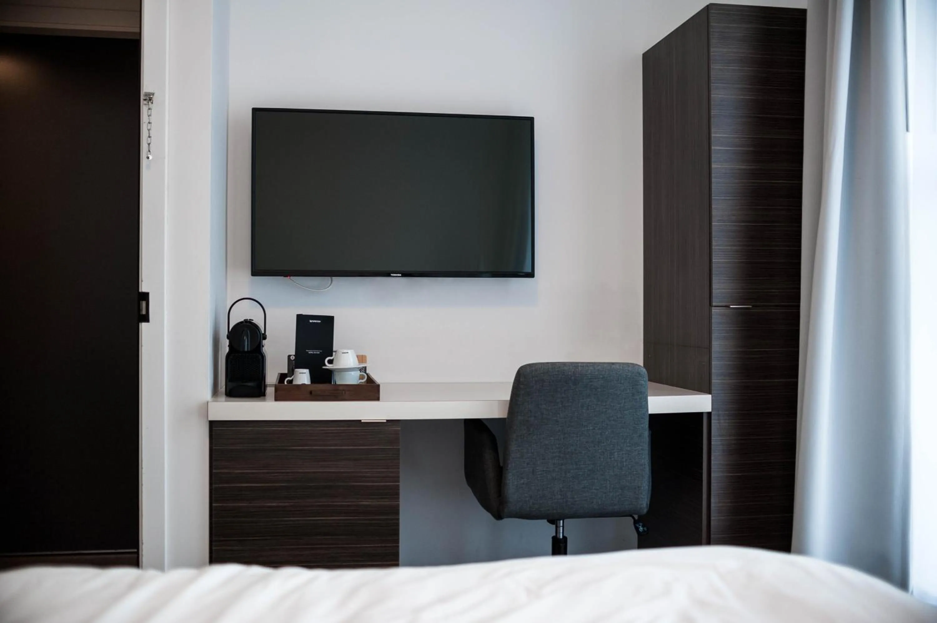 TV and multimedia, Bed in Hotel Oui GO!