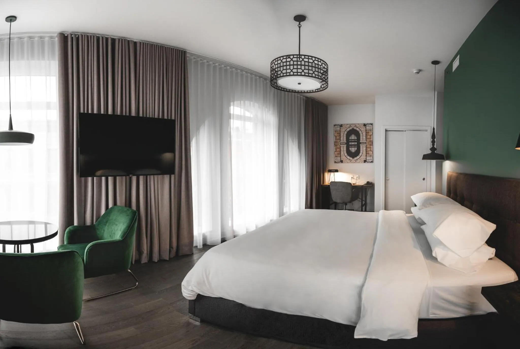 Communal lounge/ TV room, Bed in Hotel Oui GO!