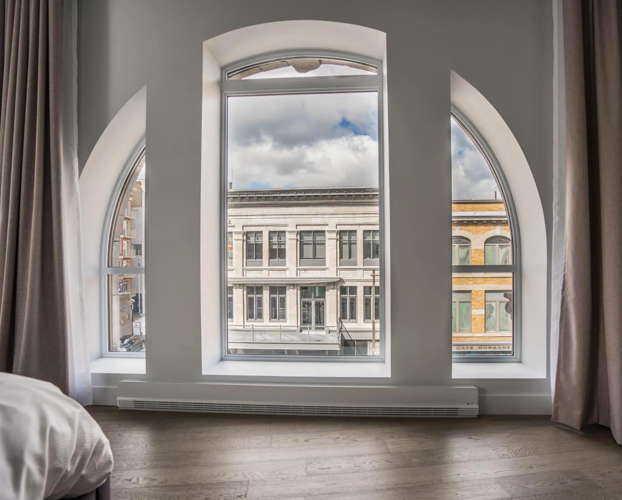 View (from property/room), Bed in Hotel Oui GO!