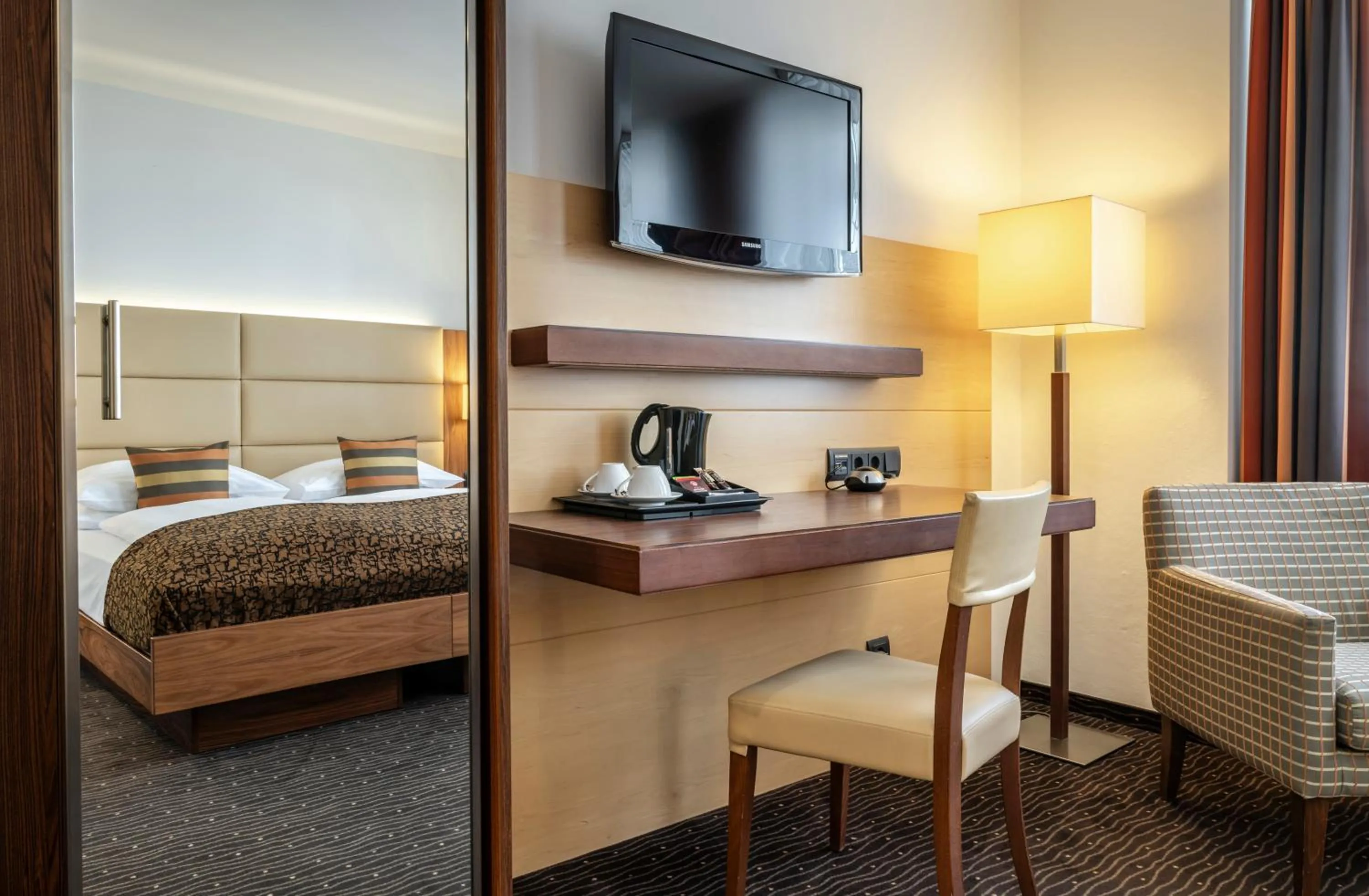 Bedroom, Bed in Hotel IMLAUER Wien