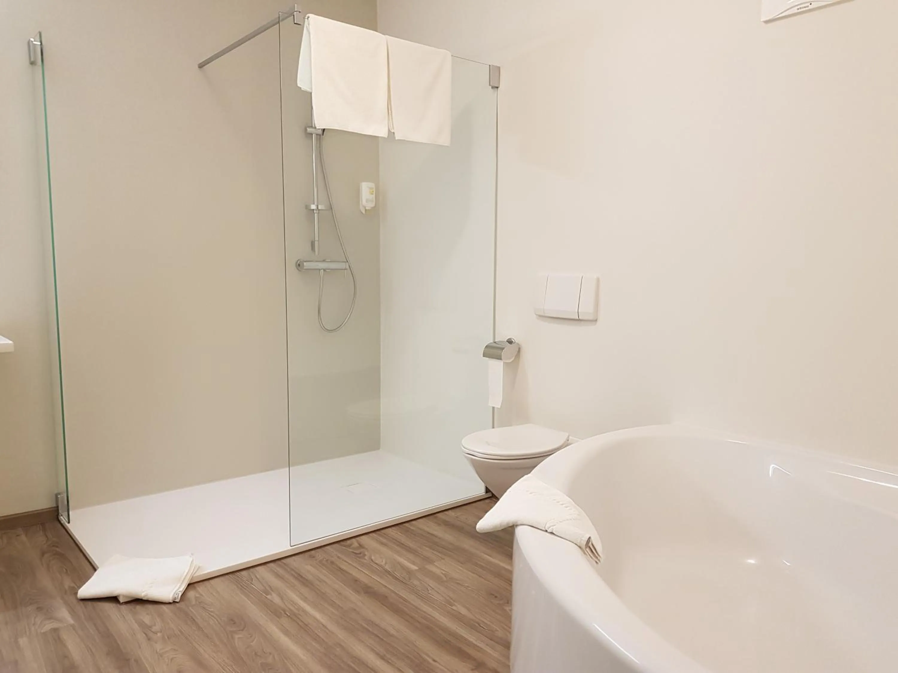 Photo of the whole room in City Hotel Stockerau