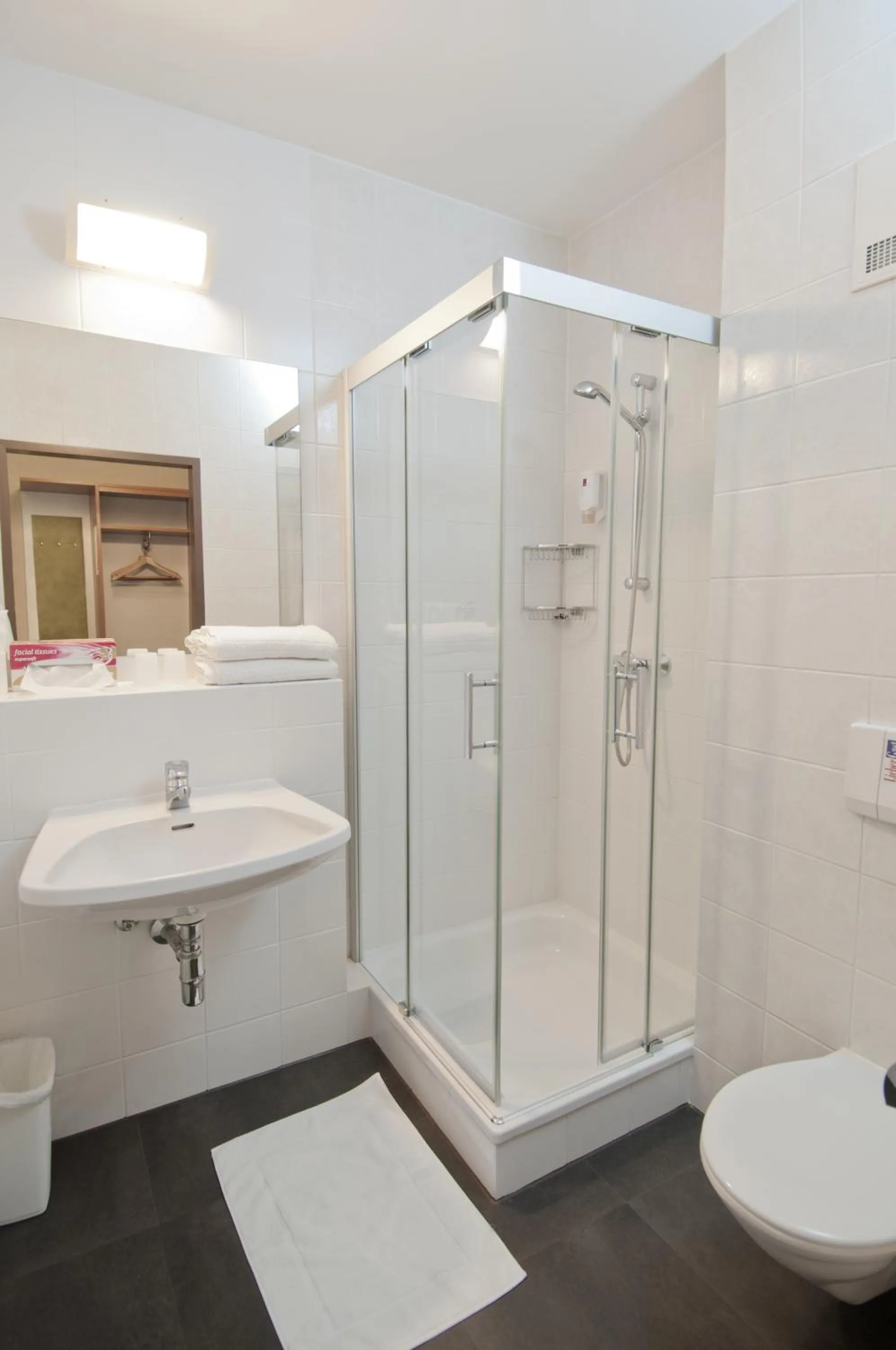 Bathroom in City Hotel Stockerau