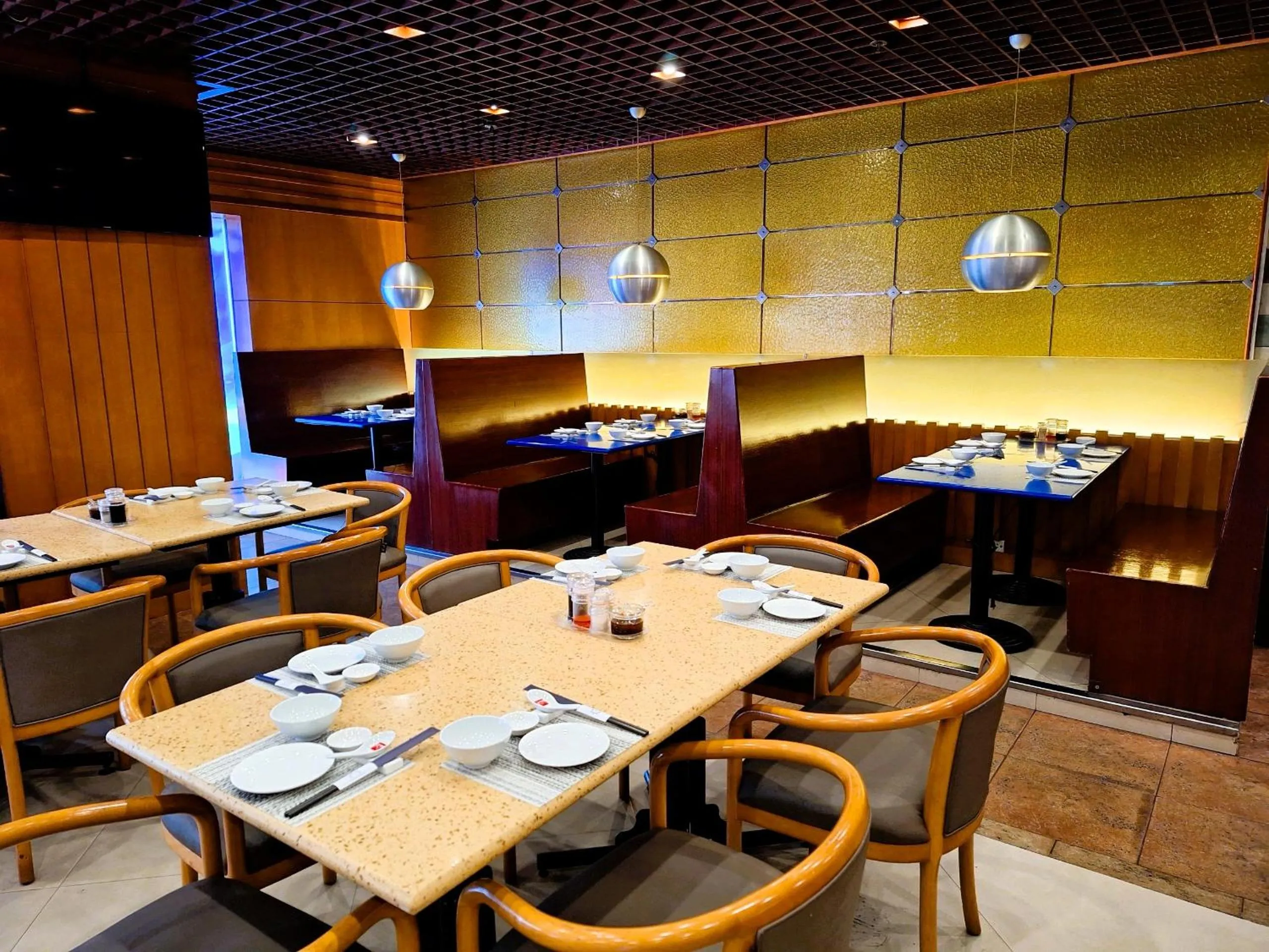 Restaurant/places to eat in Hanoi Hotel