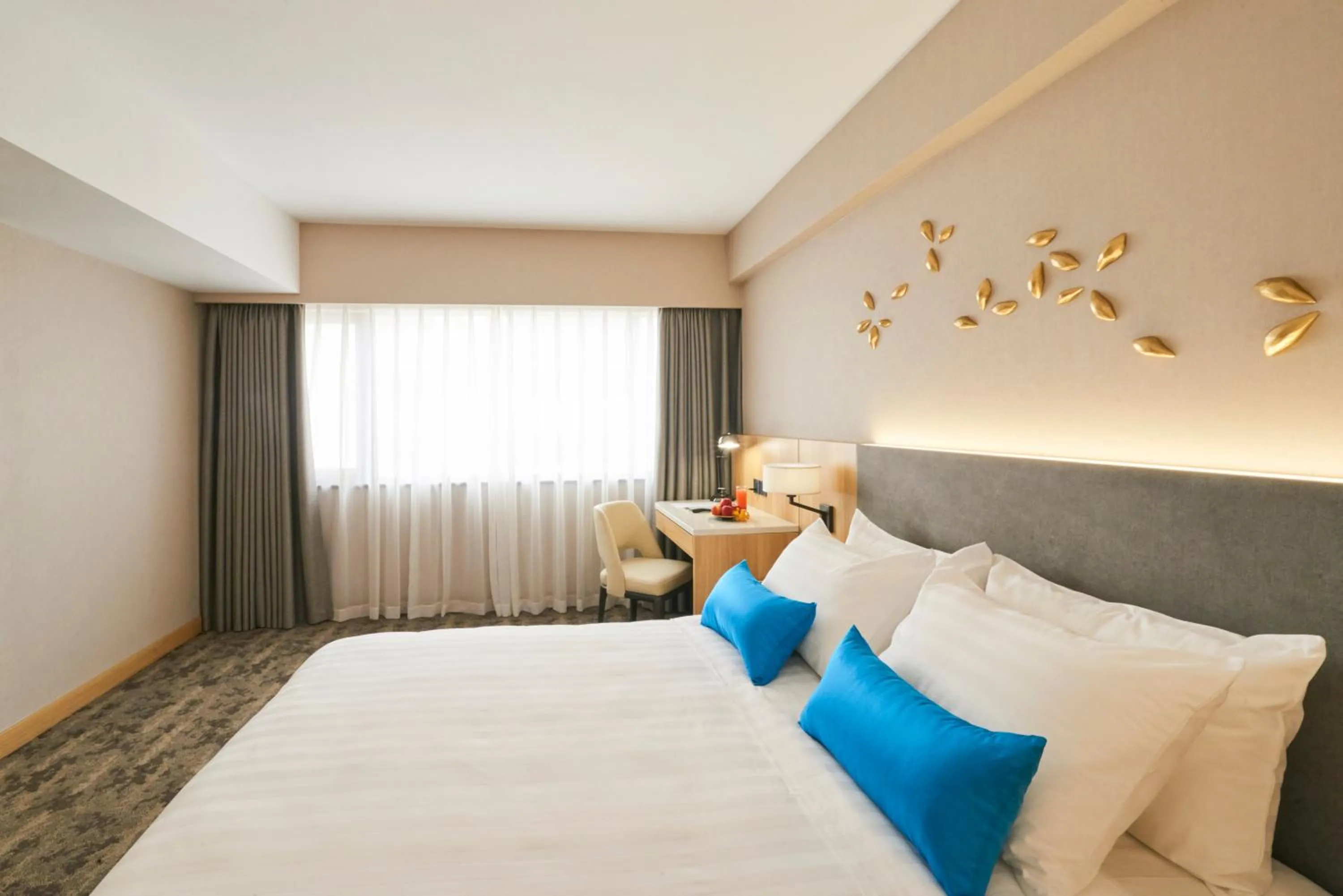 Photo of the whole room, Bed in Hanoi Hotel