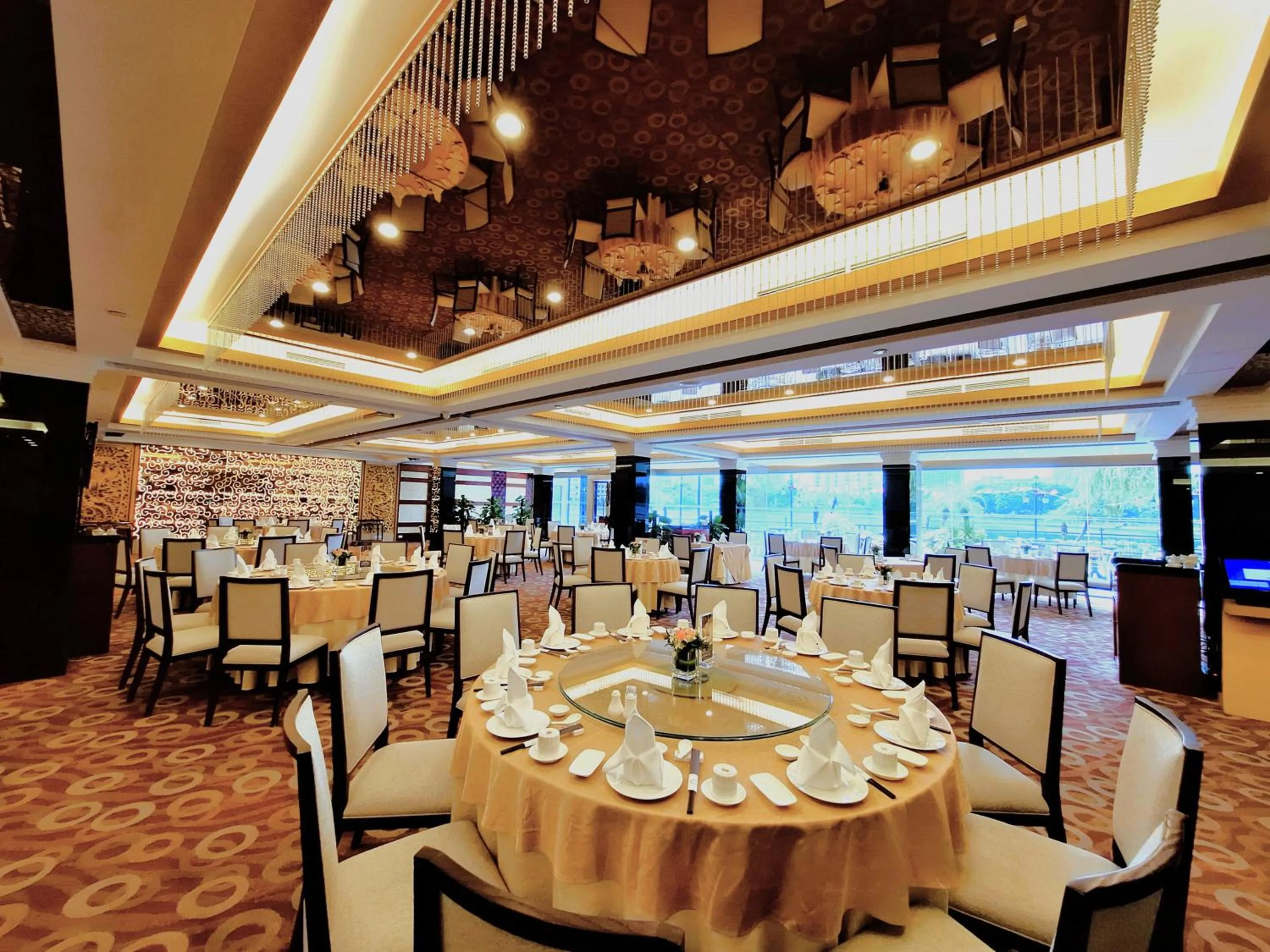 Restaurant/places to eat in Hanoi Hotel