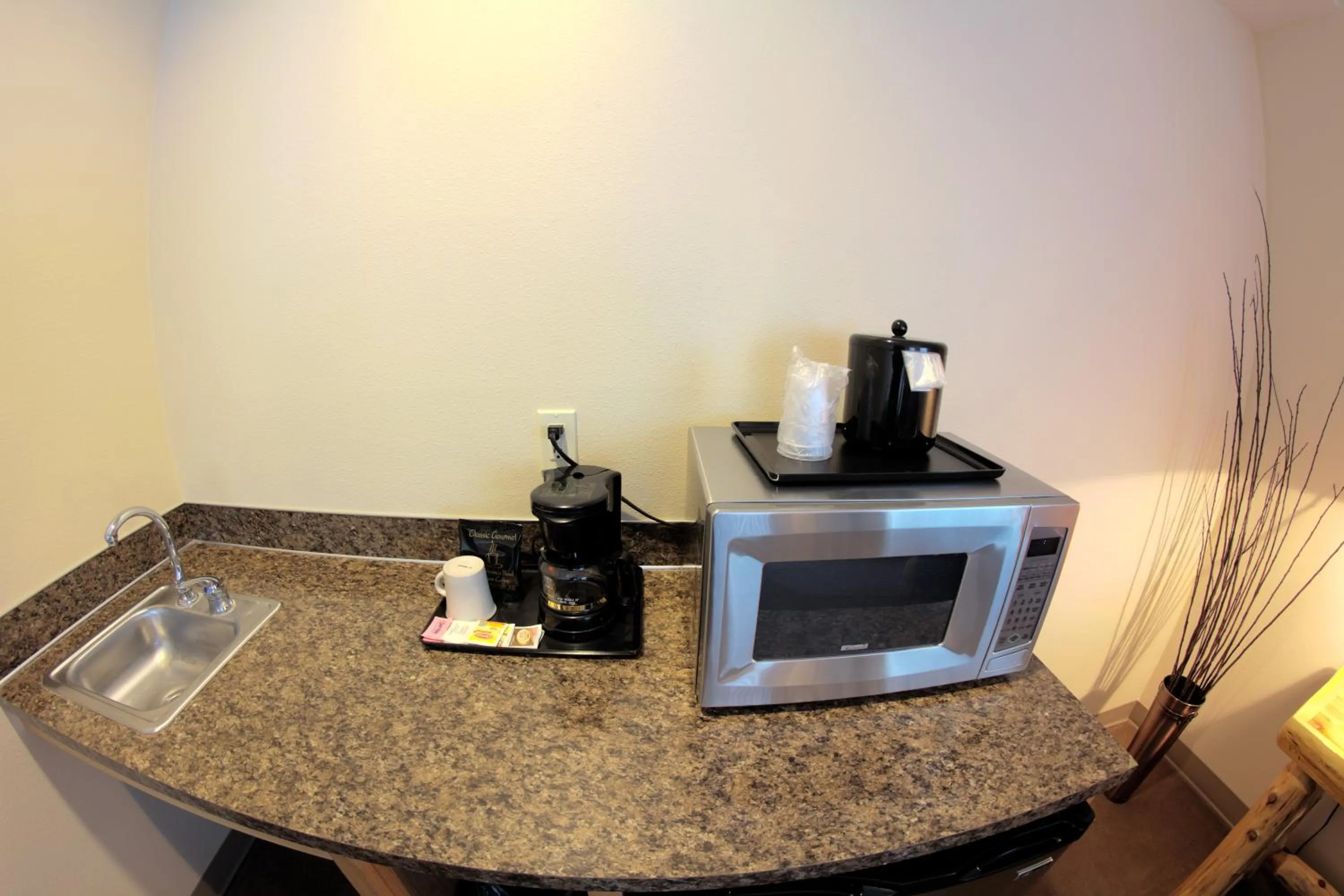 Kitchen or kitchenette in Quality Inn Selah North Park