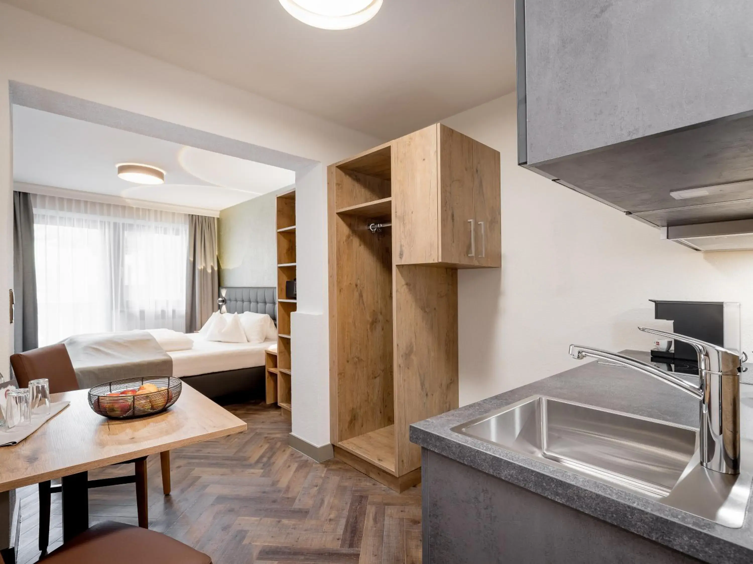 Comfort Double Room with Balcony in Regina Hotelsuites Comfort Double Room with Balcony in Regina Hotelsuites