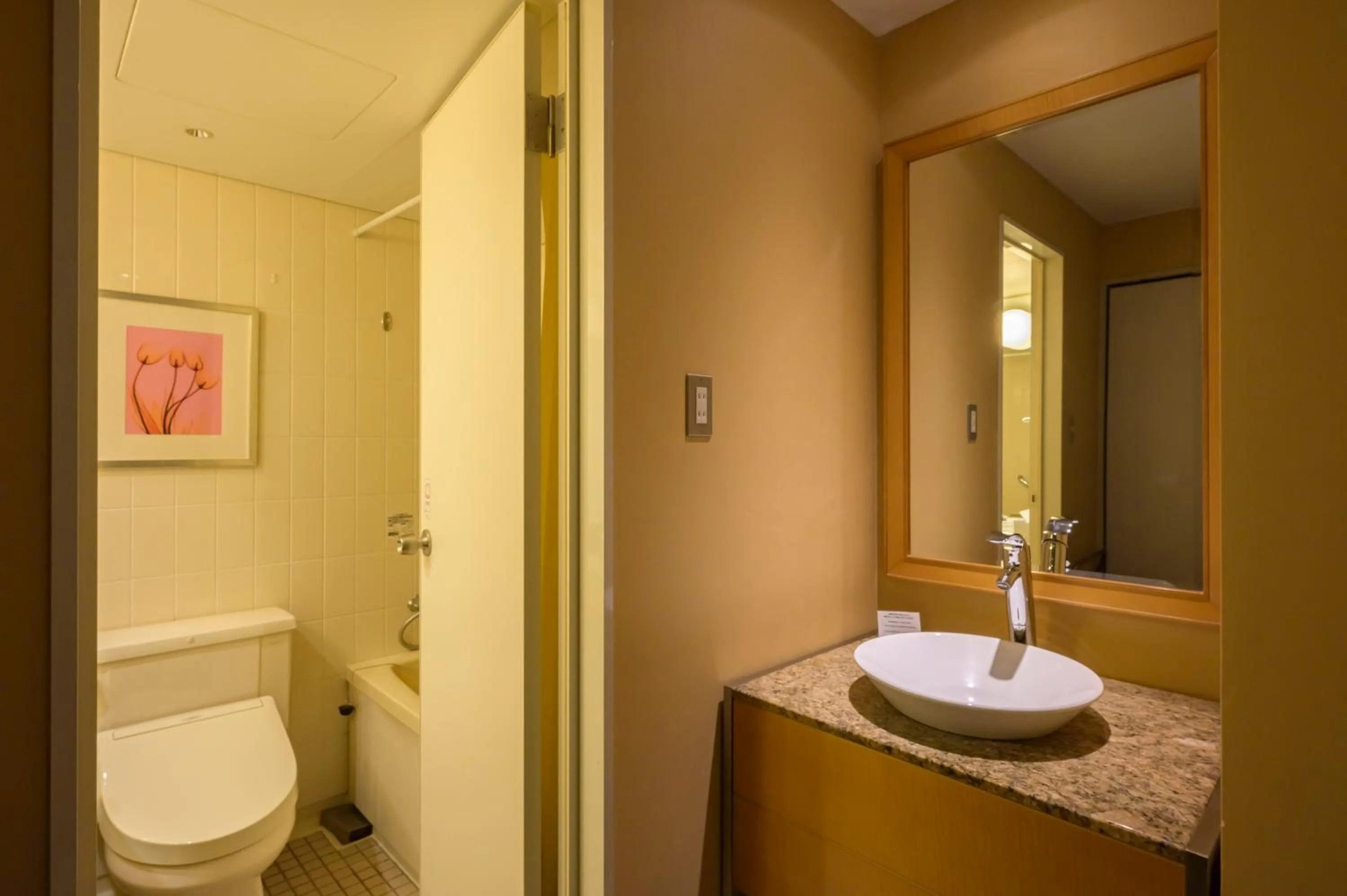 Toilet in Hotel Tangram