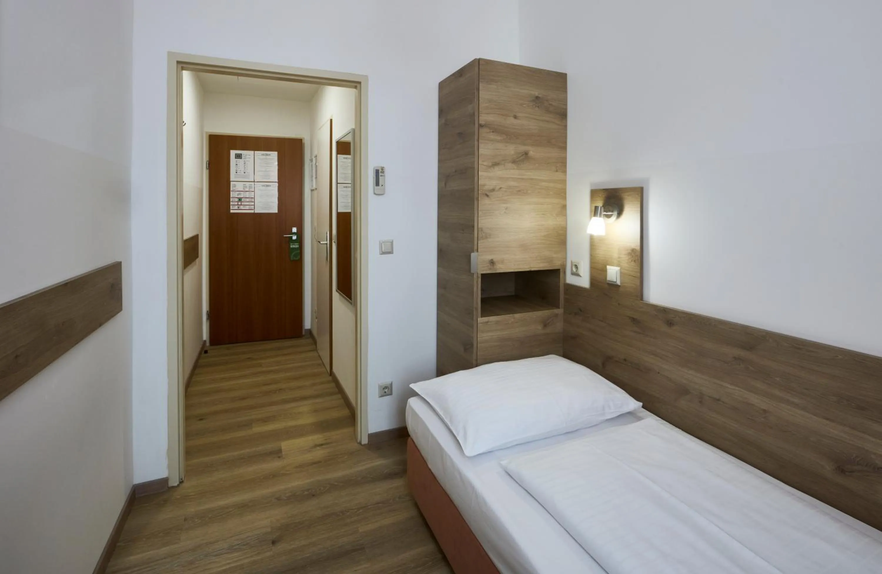 Bed in Hotel Terminus